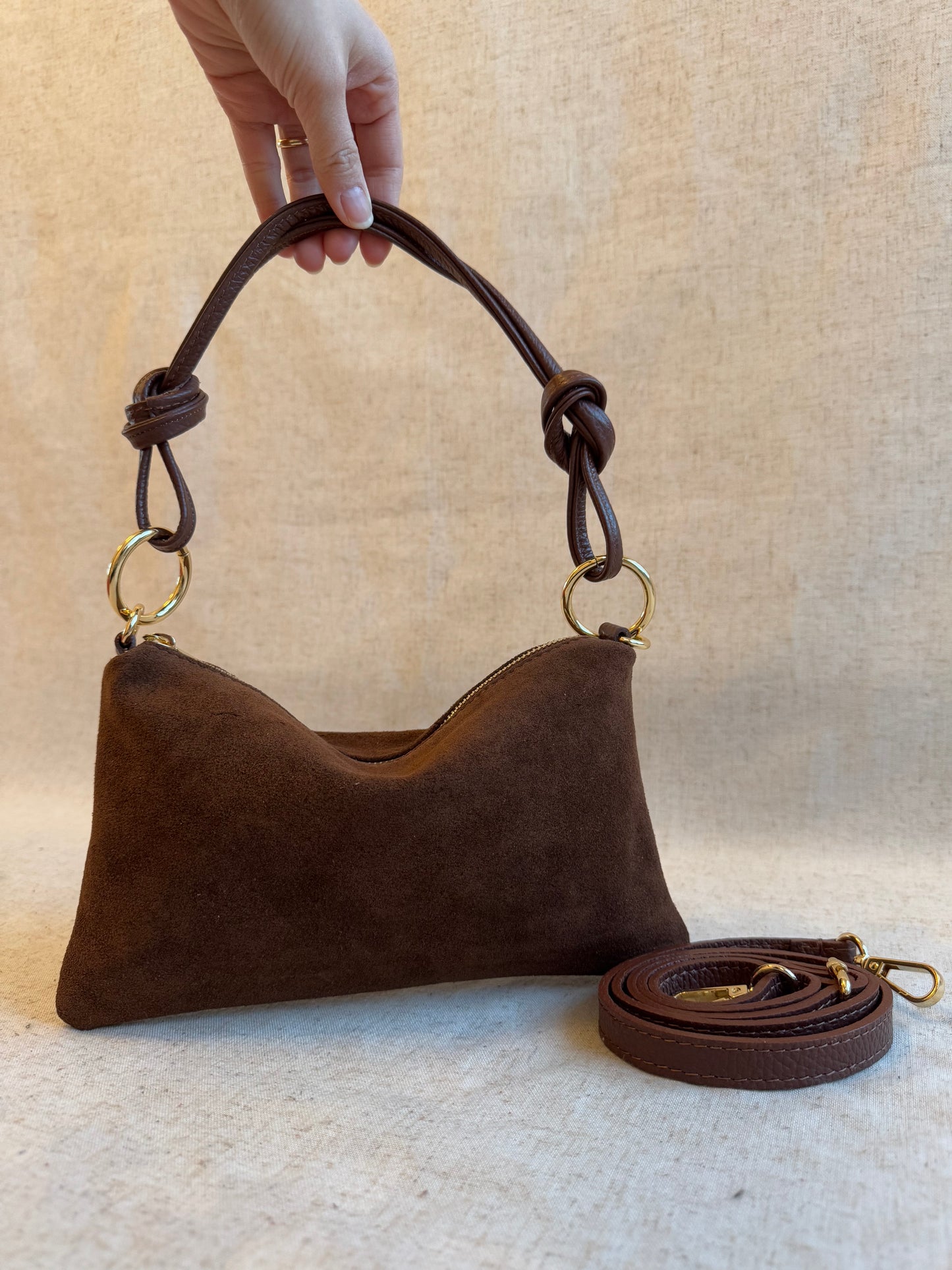 Borsa a spalla Agata camoscio - misura piccola, con tracolla lunga