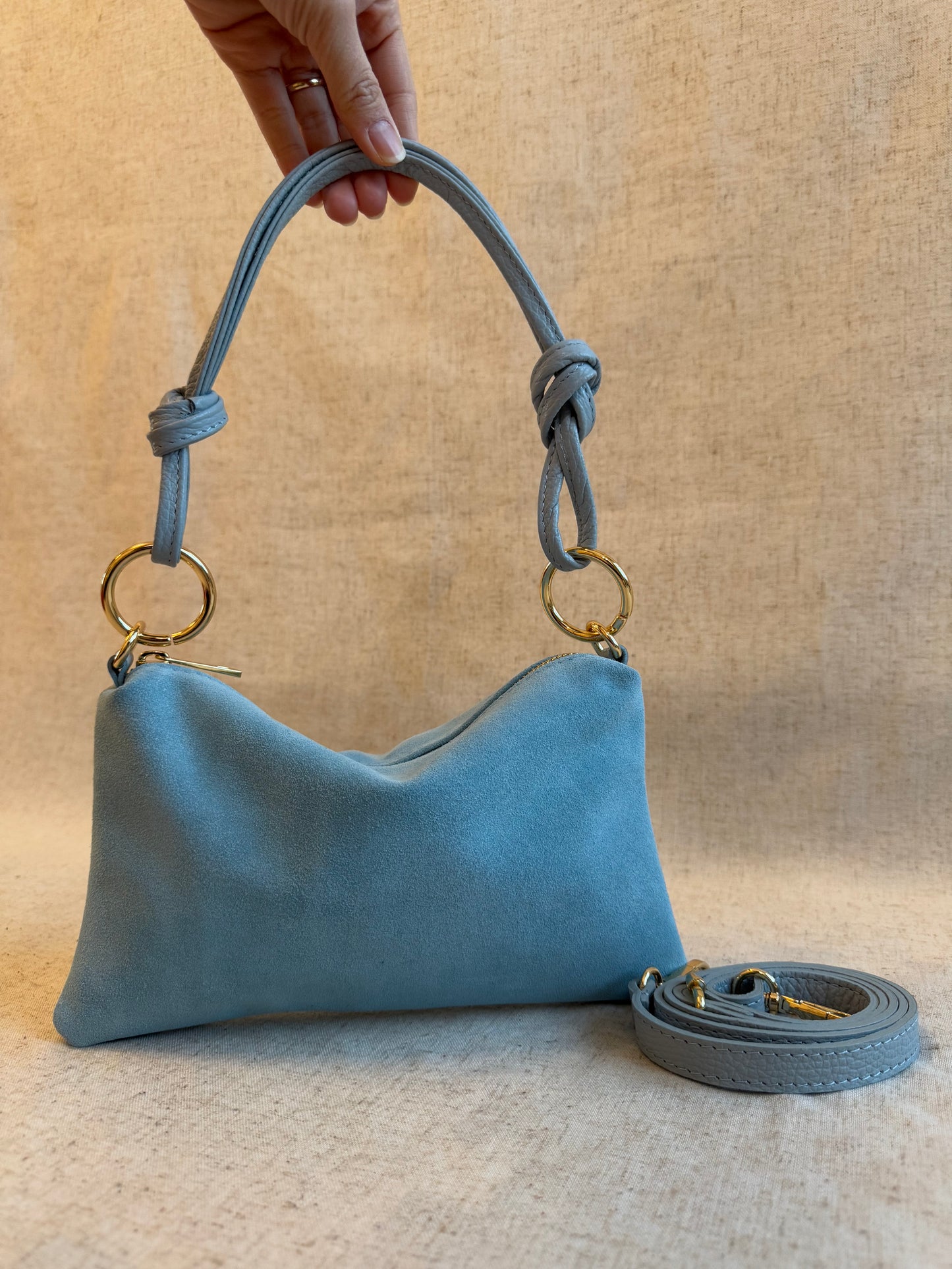 Borsa a spalla Agata camoscio - misura piccola, con tracolla lunga