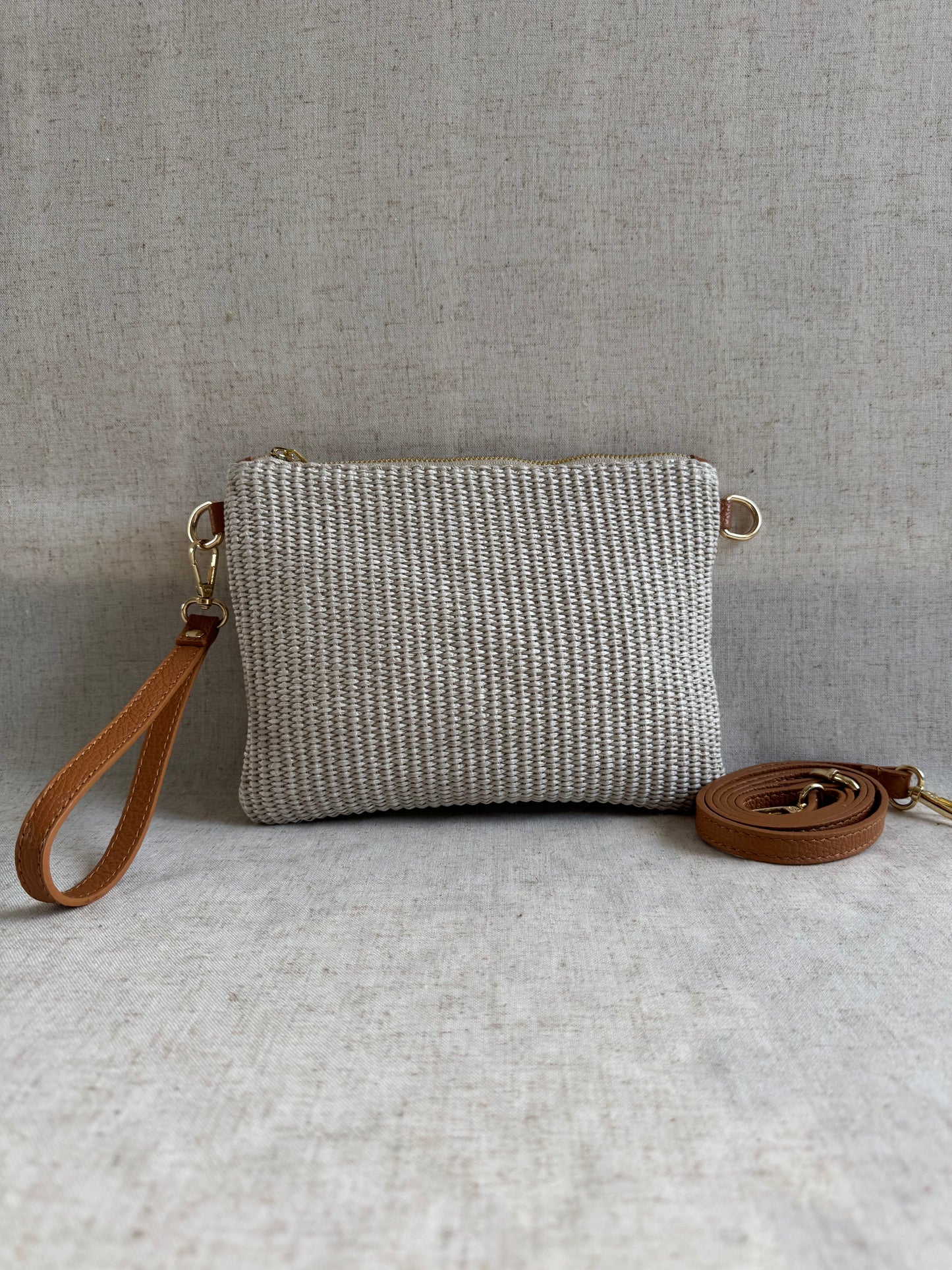 Pochette a mano Letizia - con tracolla lunga