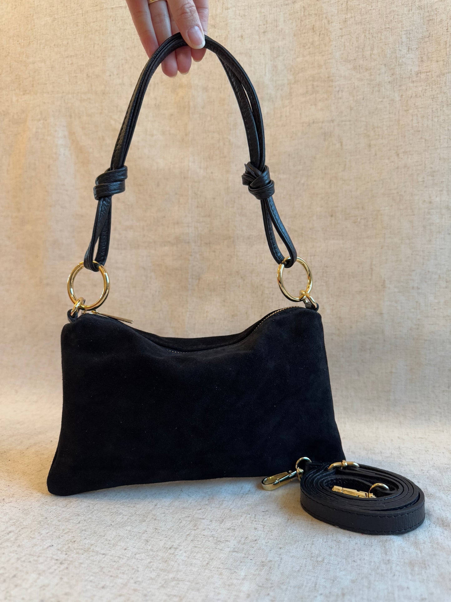 Borsa a spalla Agata camoscio - misura piccola, con tracolla lunga
