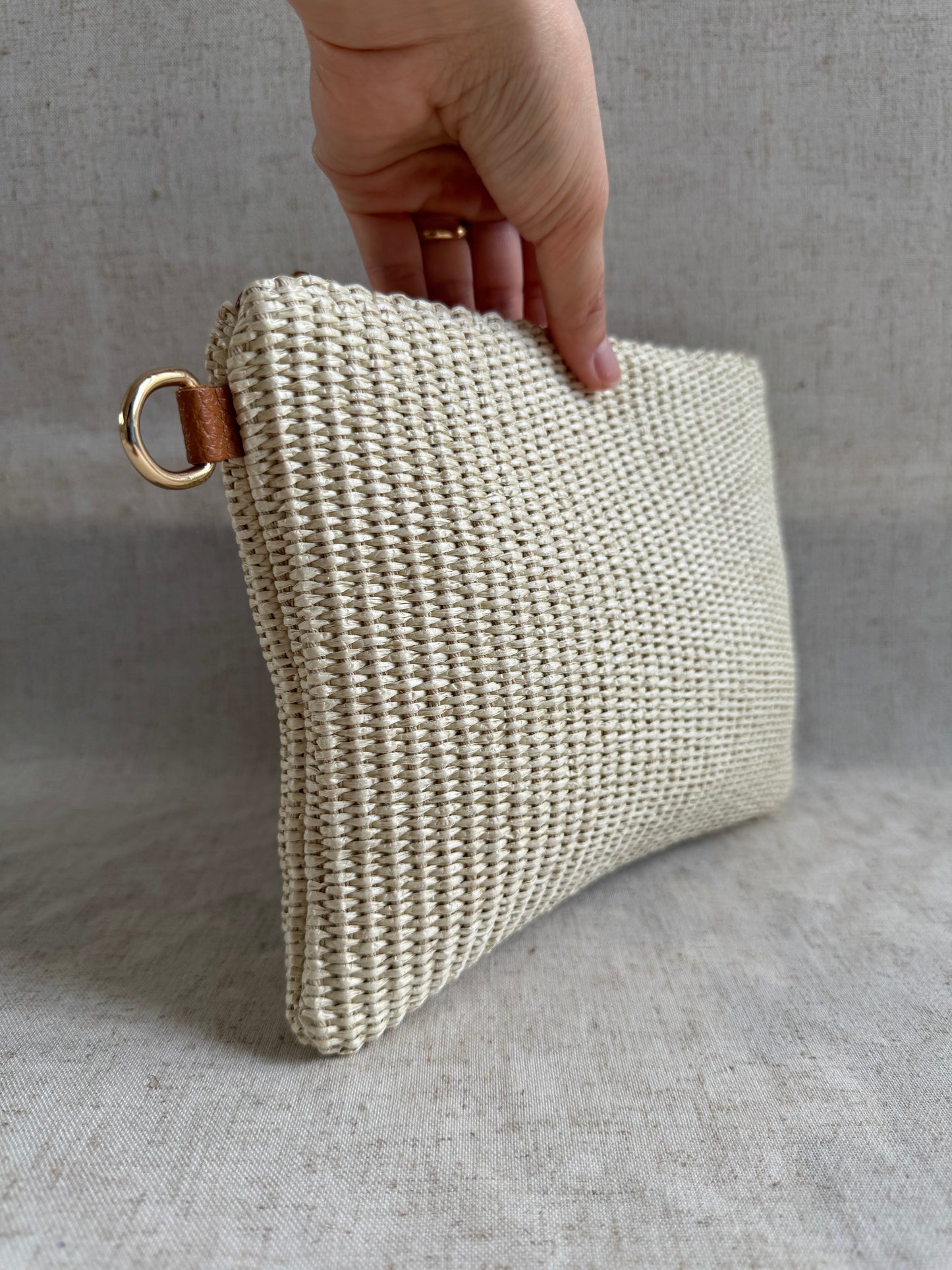 Pochette a mano Letizia - con tracolla lunga