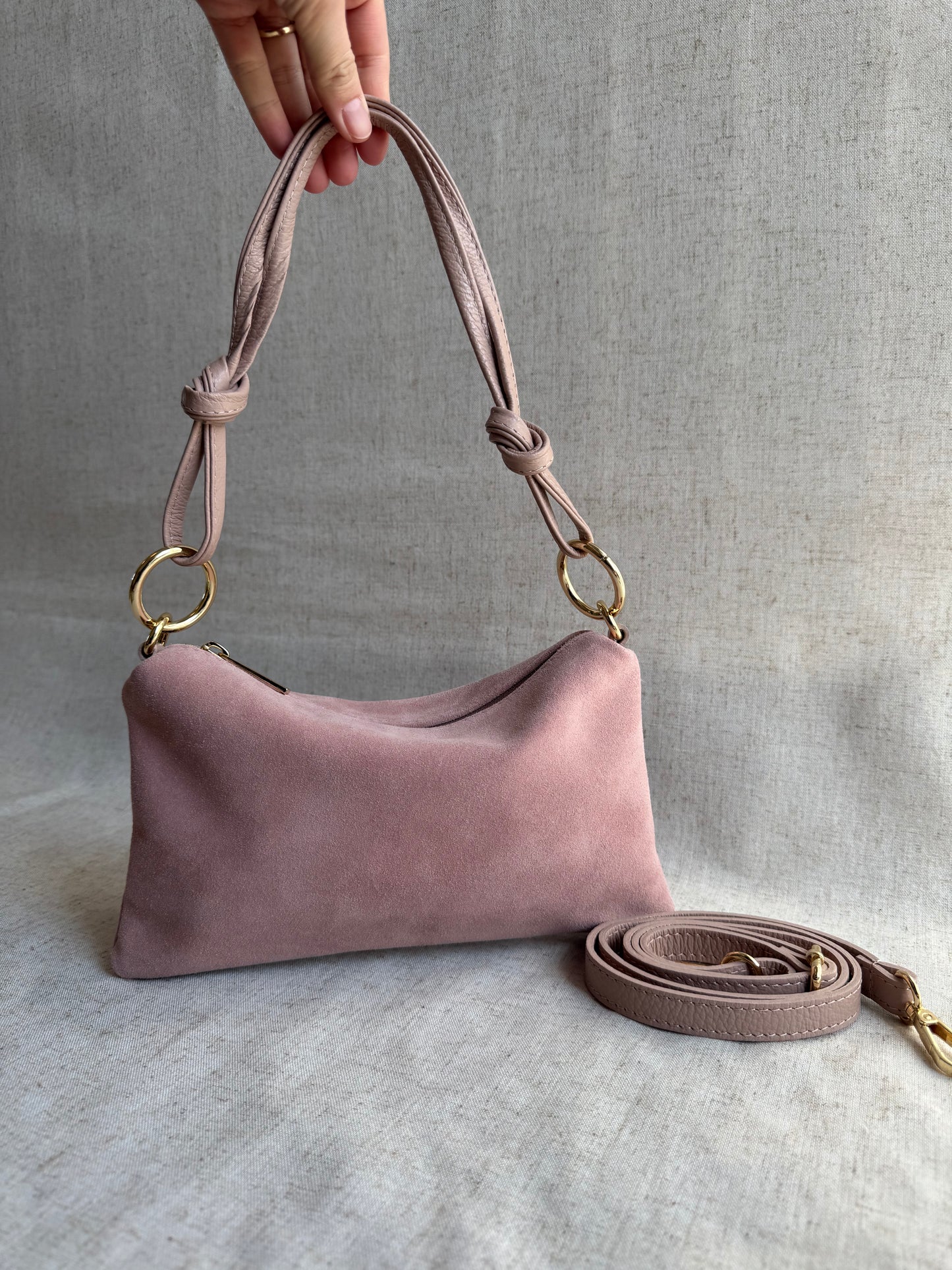 Borsa a spalla Agata camoscio - misura piccola, con tracolla lunga