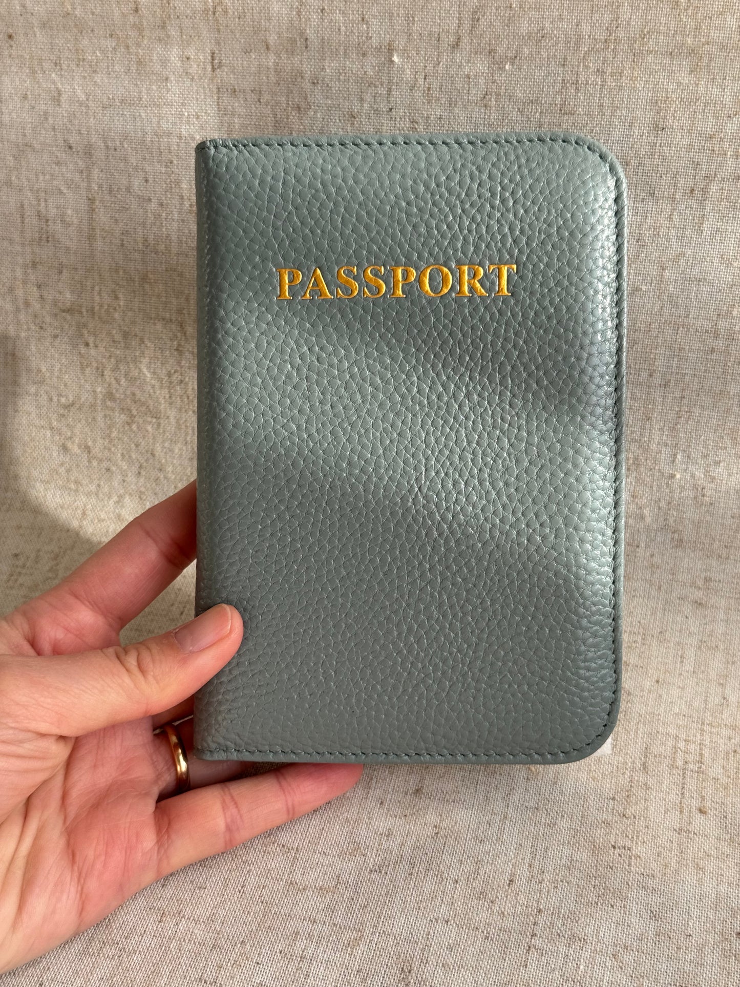 Porta passaporto Olly