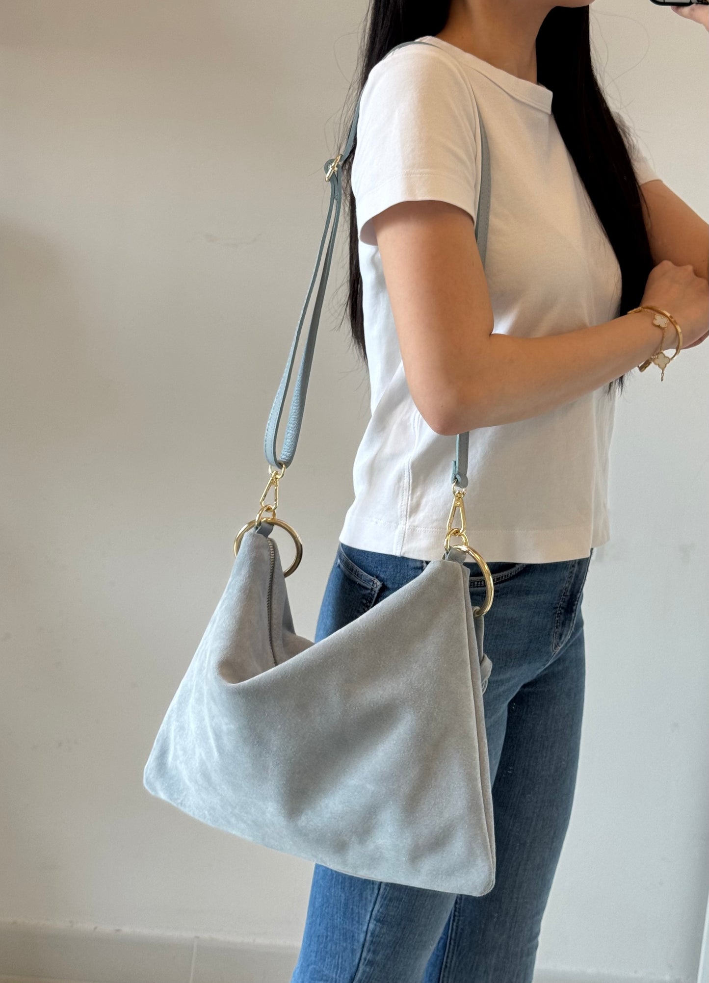 Borsa a spalla Agata camoscio - misura grande, con tracolla lunga
