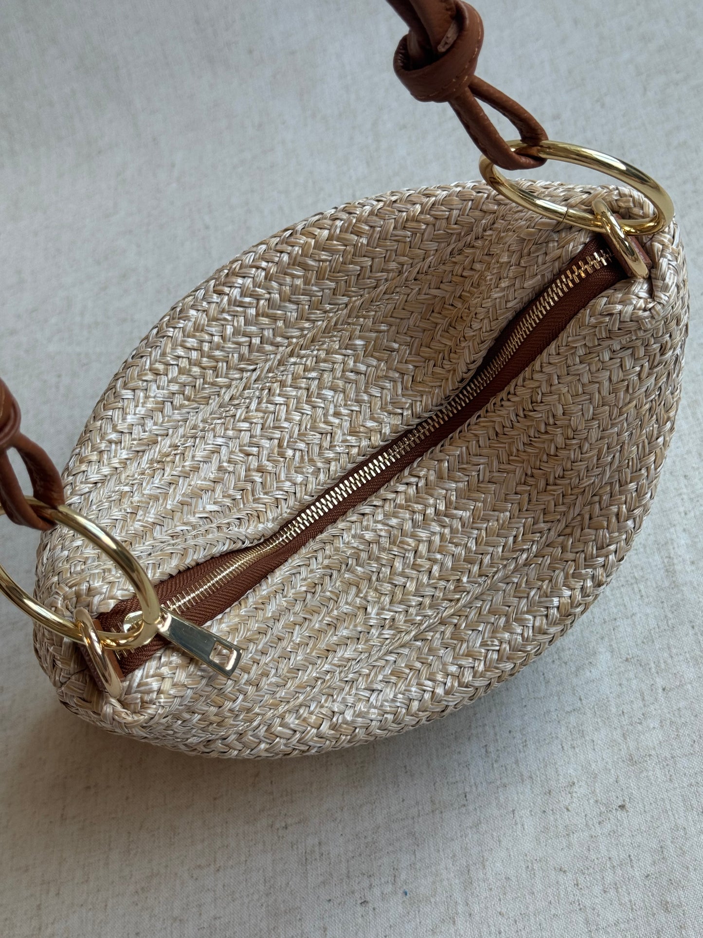 Borsa a spalla Agata - rafia, con tracolla lunga