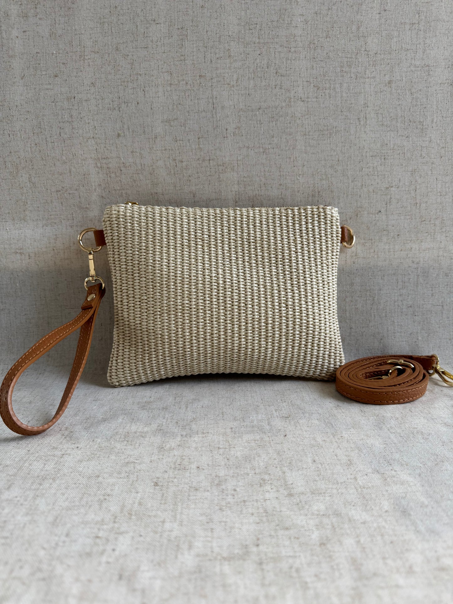 Pochette a mano Letizia - con tracolla lunga