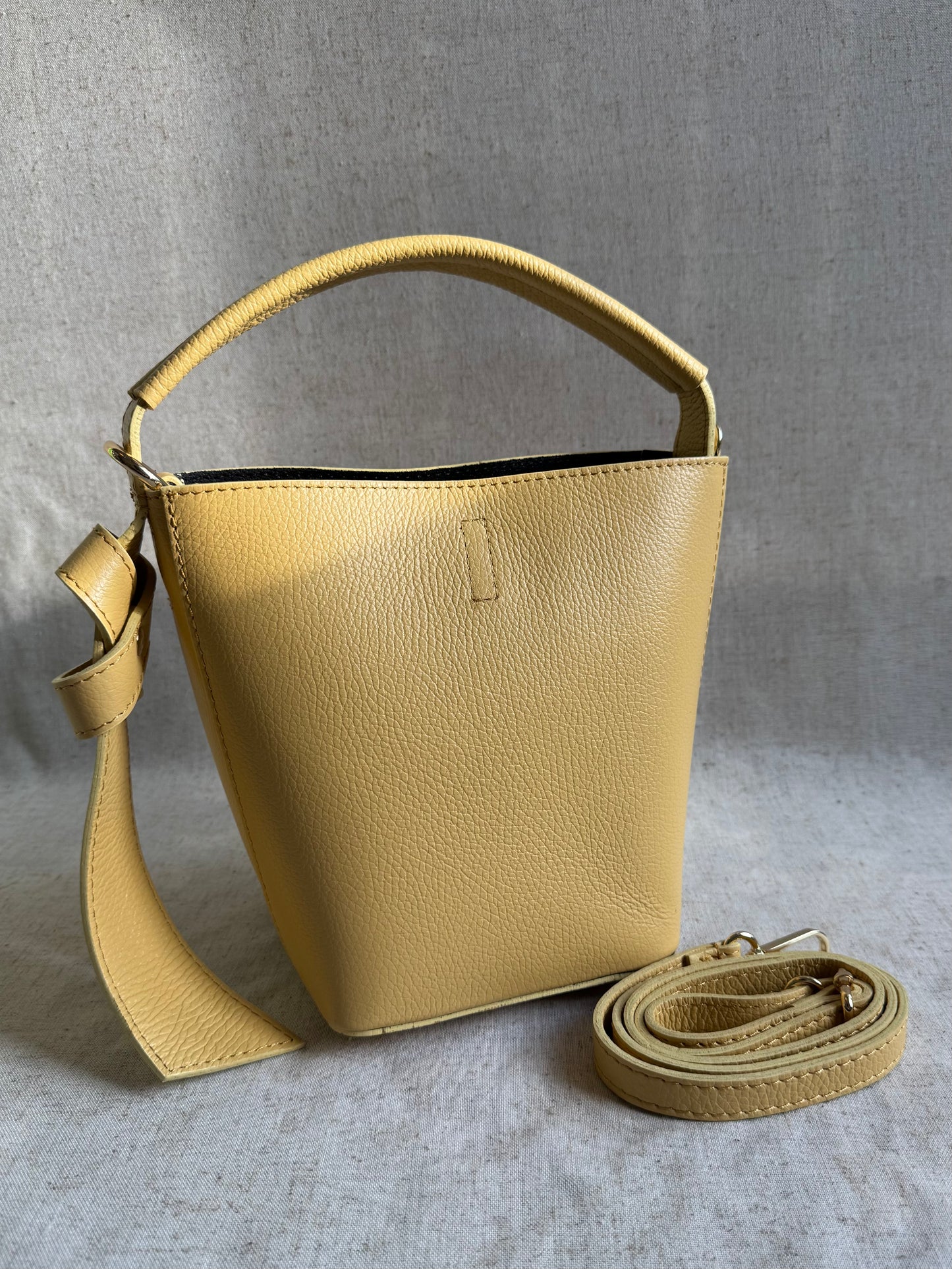 Borsa secchiello Vittoria - con tracolla lunga e pochette