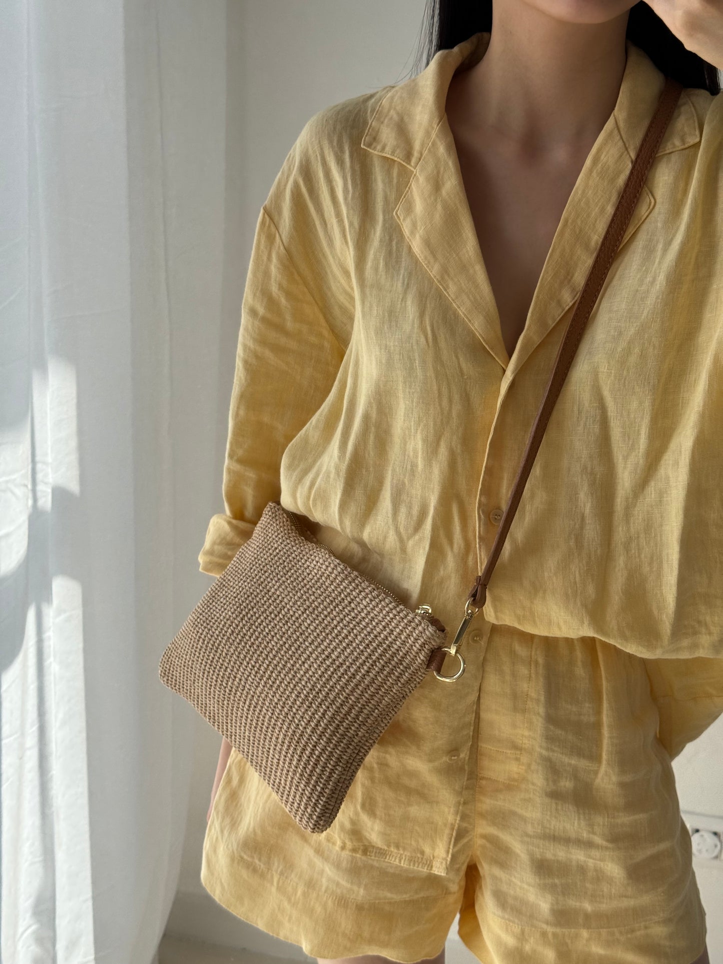 Pochette a mano Letizia - con tracolla lunga