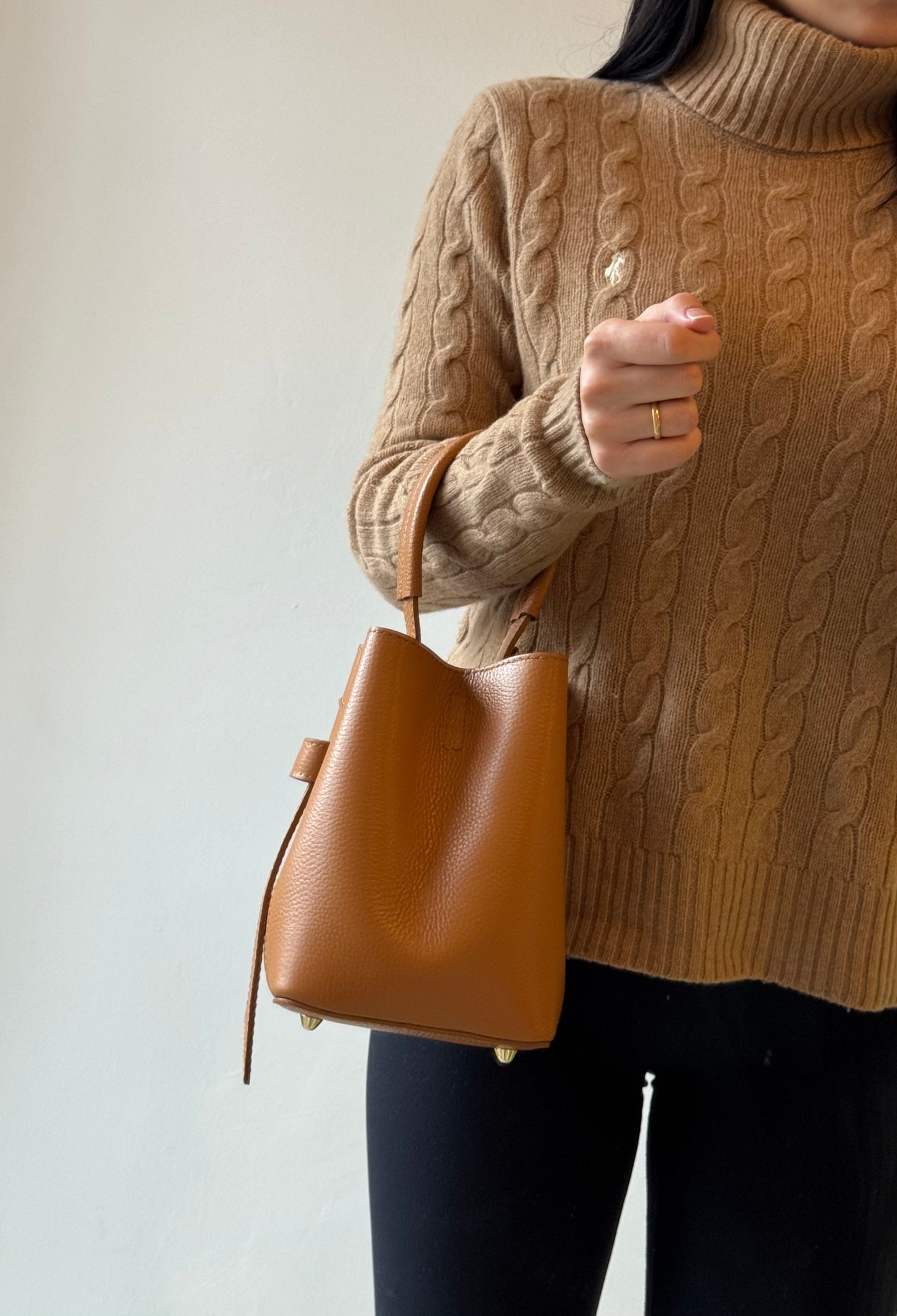 Borsa secchiello Vittoria - con tracolla lunga e pochette