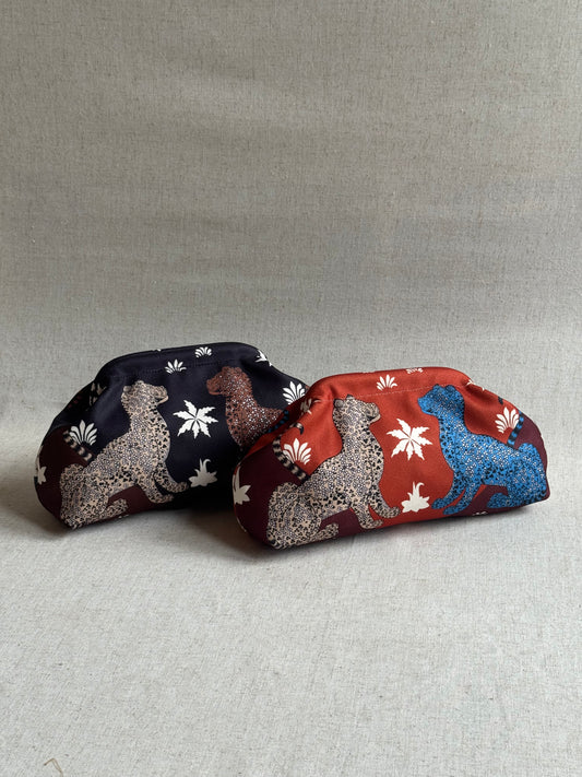 pochette Sicilia - stampa leopardi, con tracolla in catena
