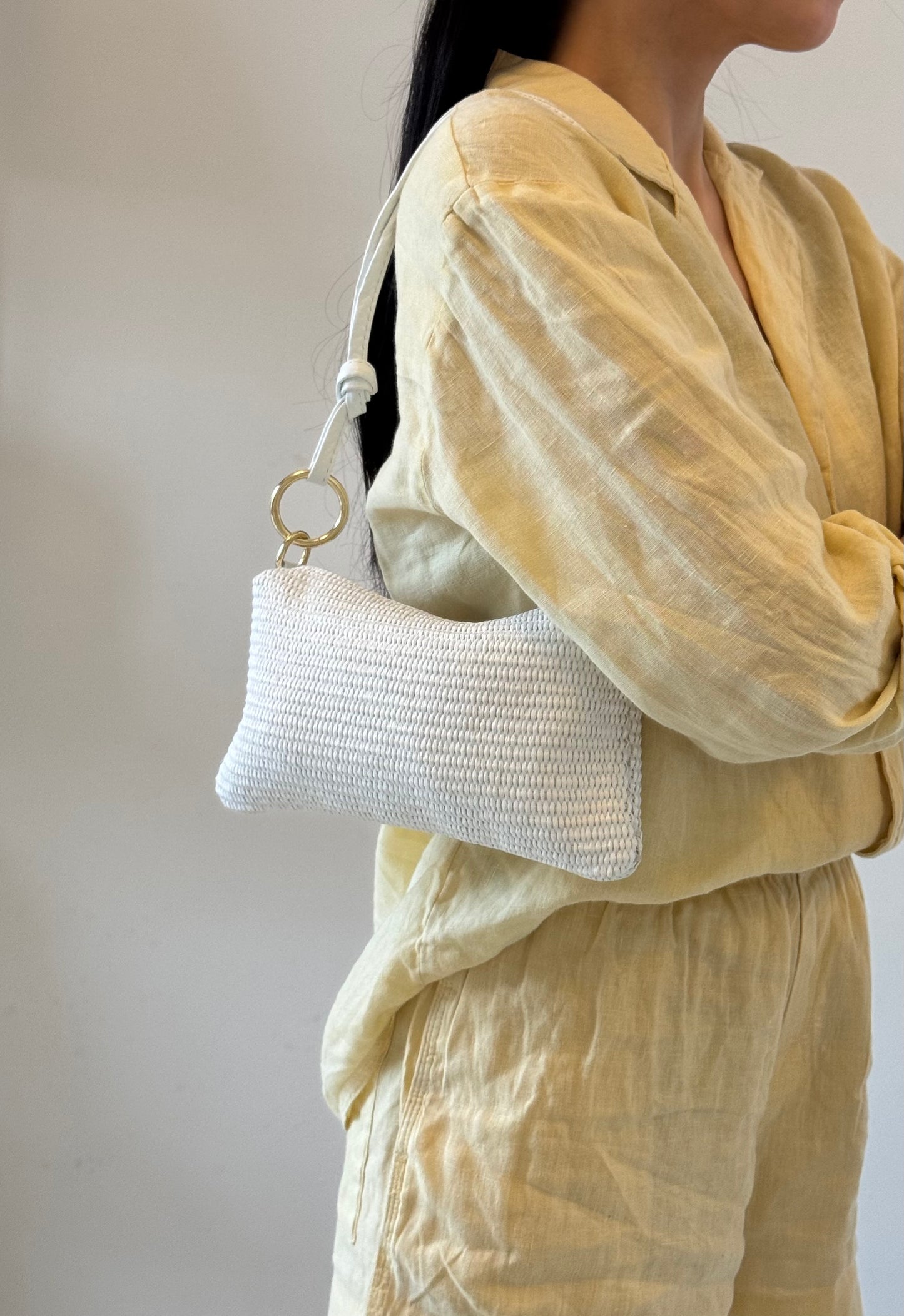 Borsa a spalla Agata - rafia, misura piccola, con tracolla lunga