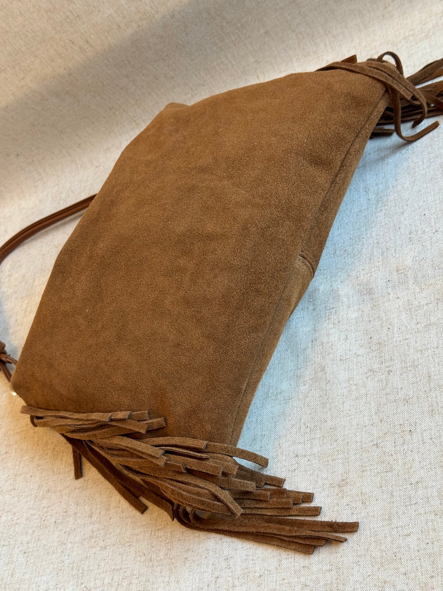 Borsa a spalla Agata - misura grande frange, con tracolla lunga