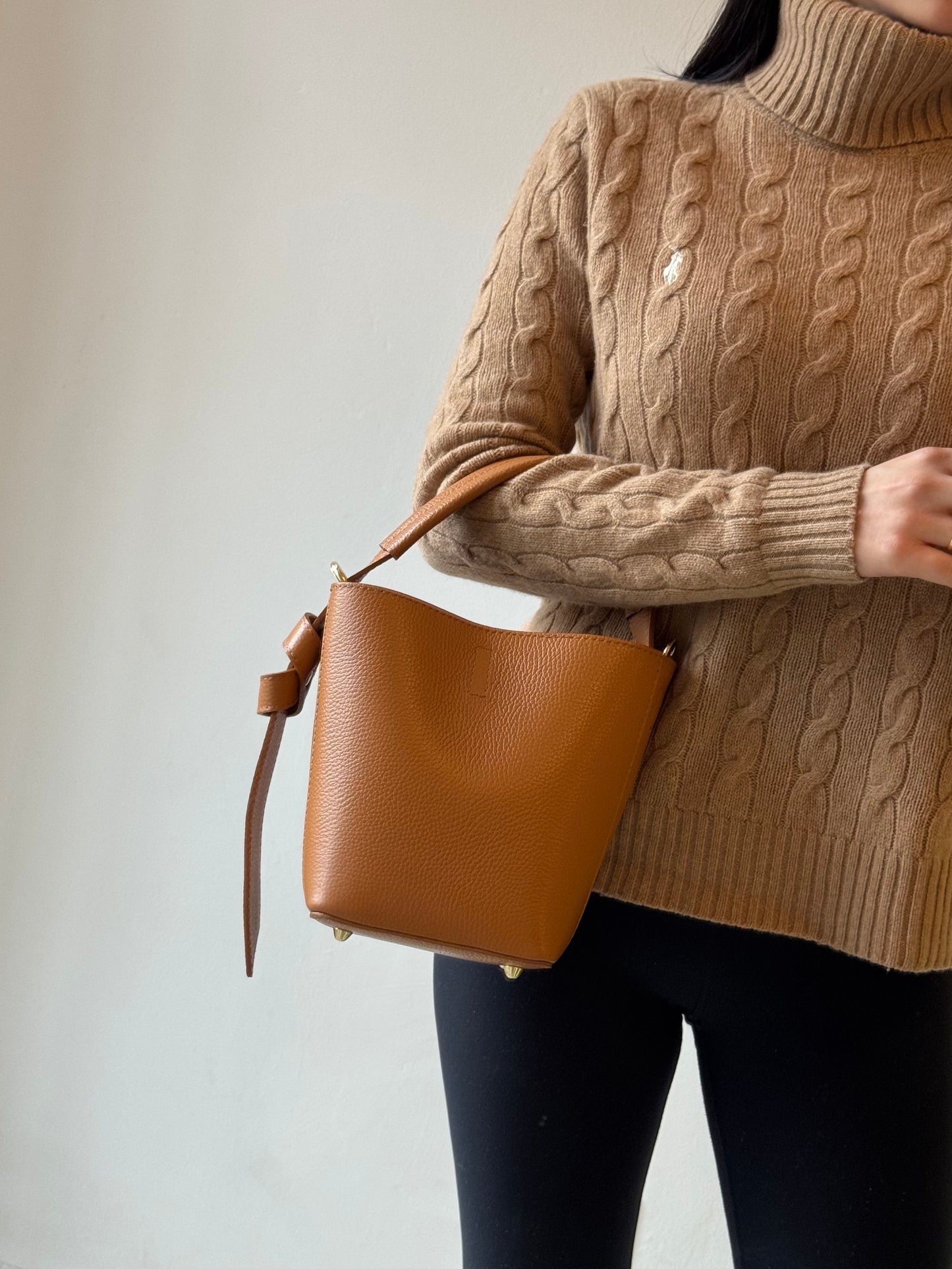 Borsa secchiello Vittoria - con tracolla lunga e pochette