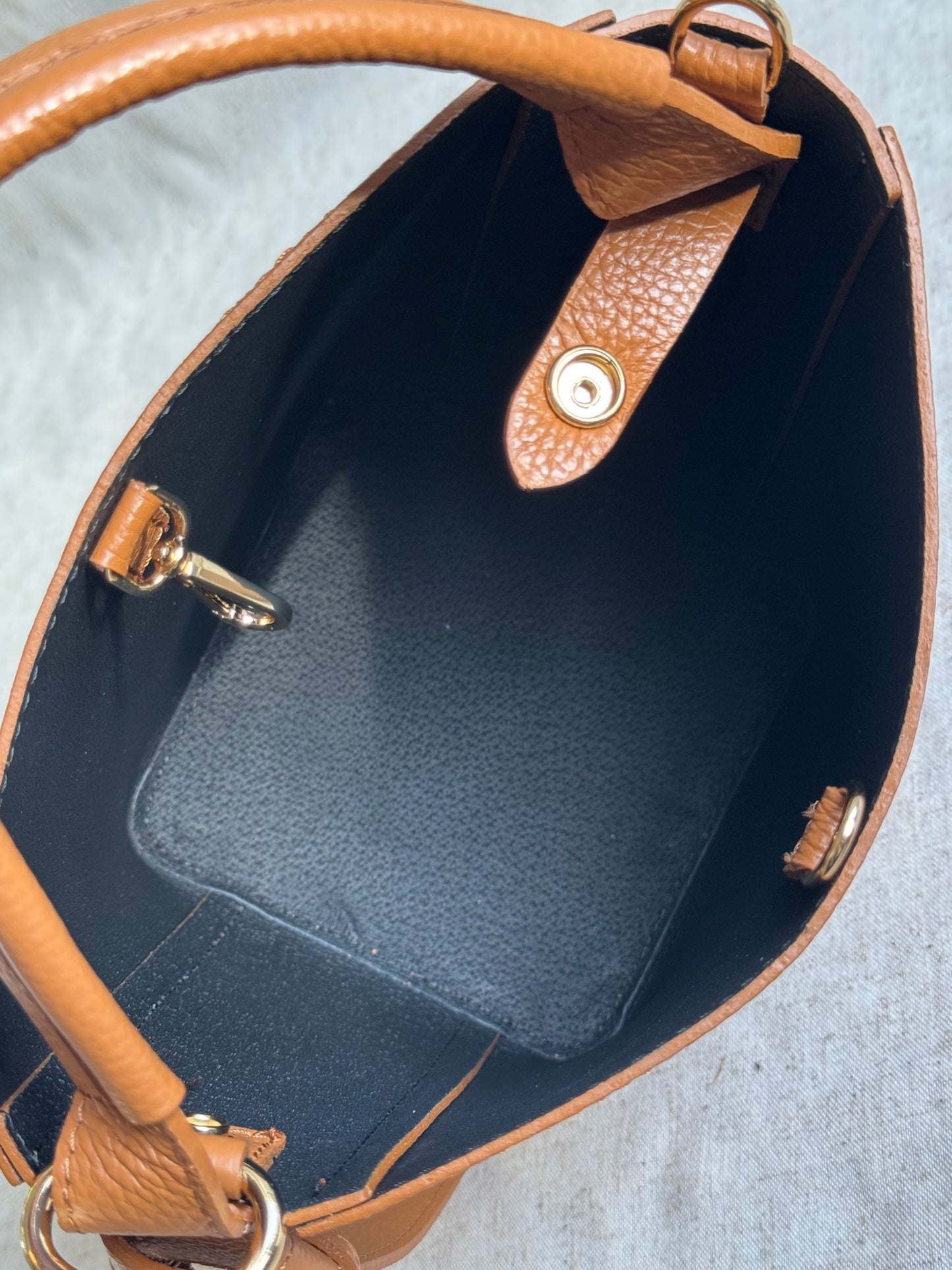 Borsa secchiello Vittoria - con tracolla lunga e pochette