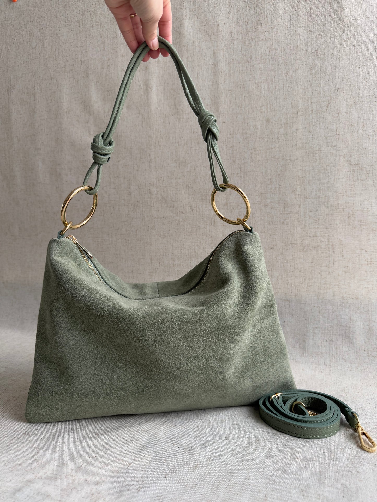 Borsa a spalla Agata camoscio - misura grande, con tracolla lunga