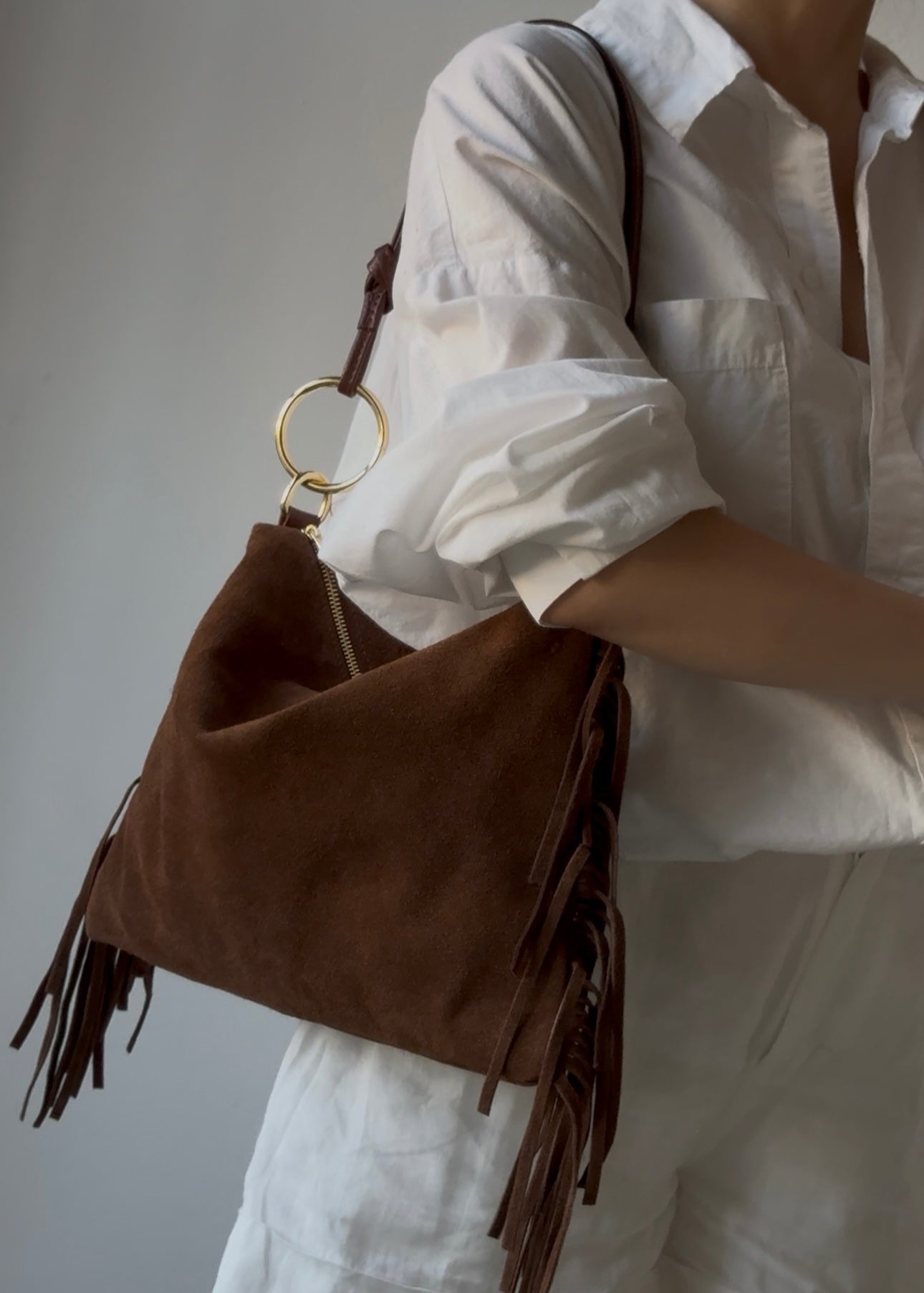 Borsa a spalla Agata - misura grande frange, con tracolla lunga