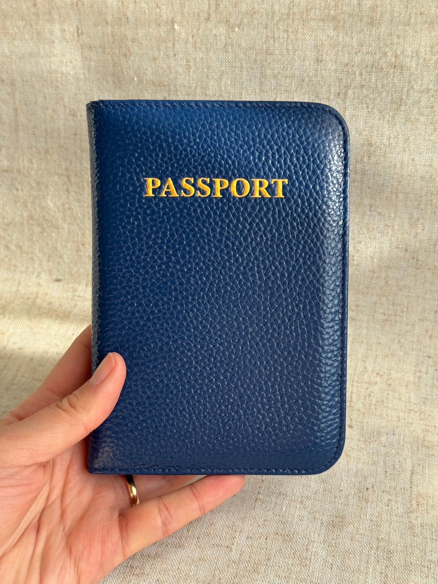 Porta passaporto Olly