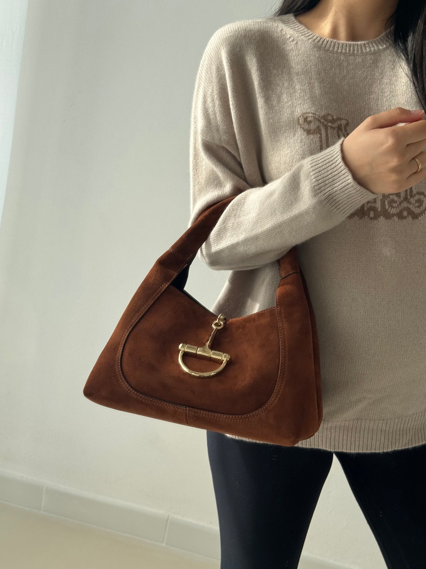 Borsa Gabriella - camoscio, misura piccola con tracolla lunga