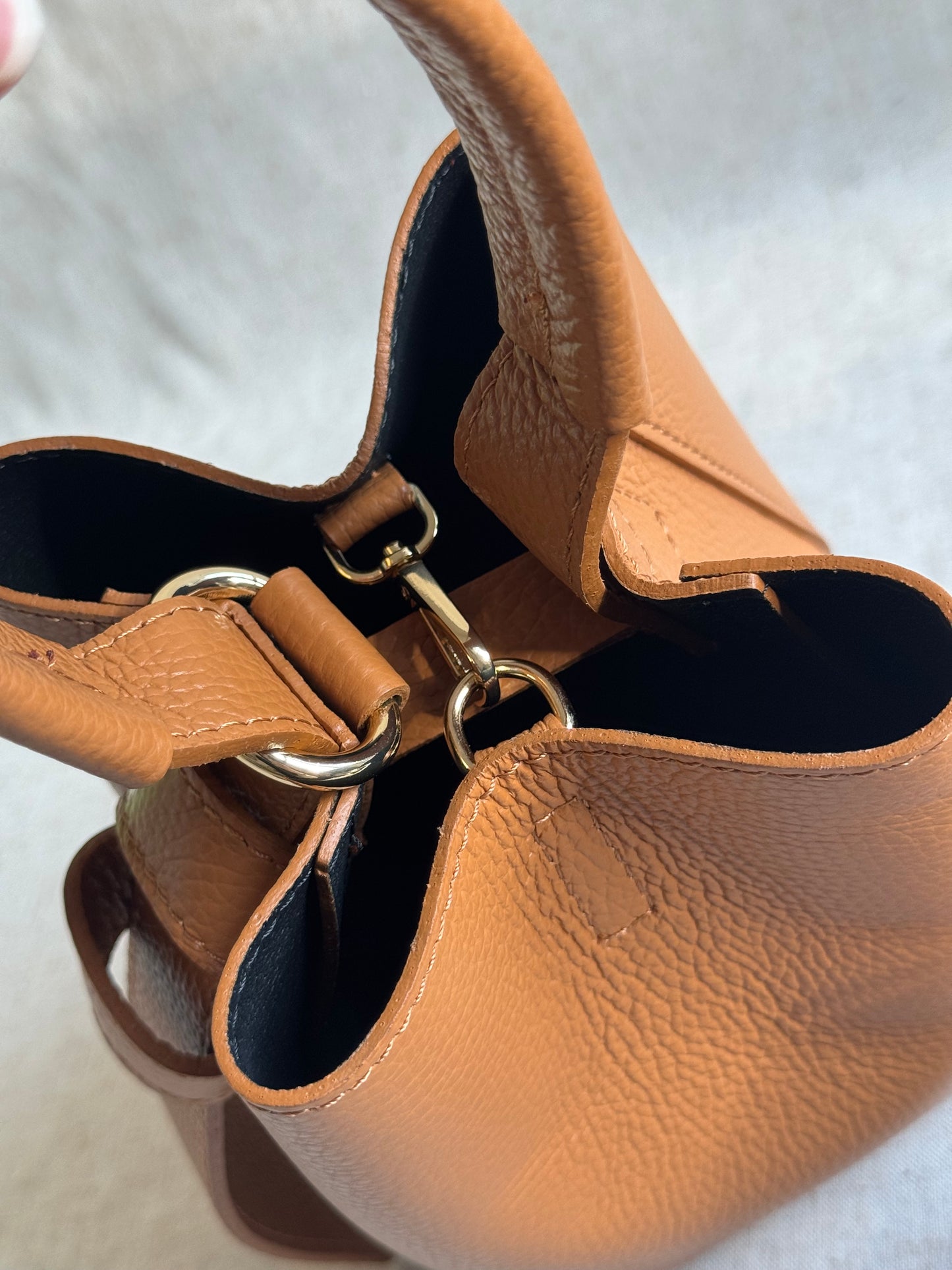 Borsa secchiello Vittoria - con tracolla lunga e pochette