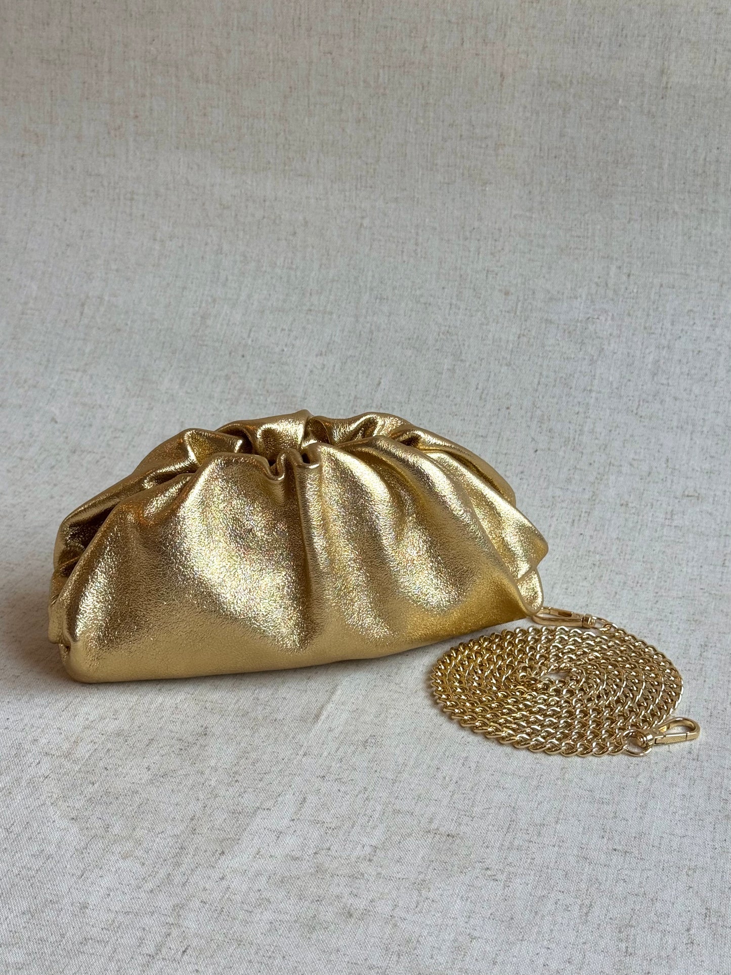 Pochette Claudia - laminato, misura piccola, tracolla in catena
