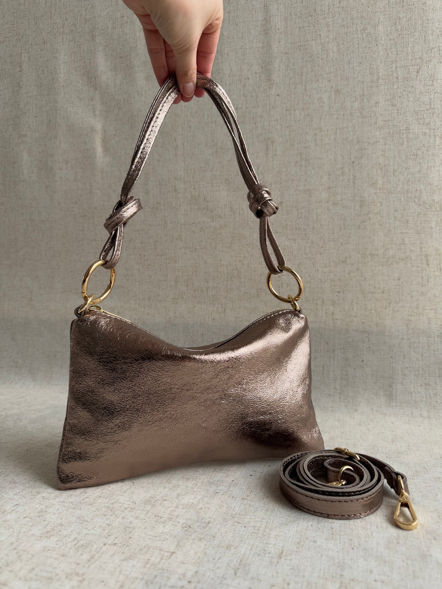 Borsa a spalla Agata - misura piccola, con tracolla lunga