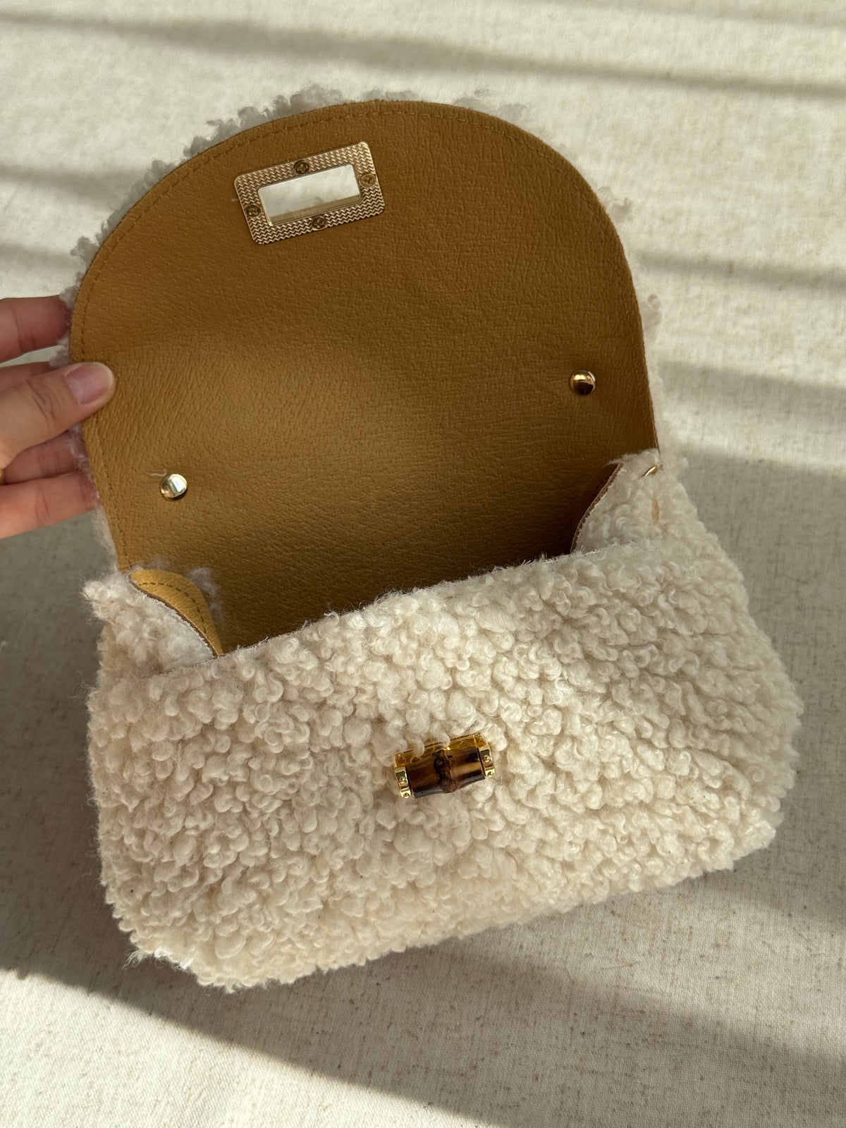 Borsa Lily - teddy, con tracolla in catena