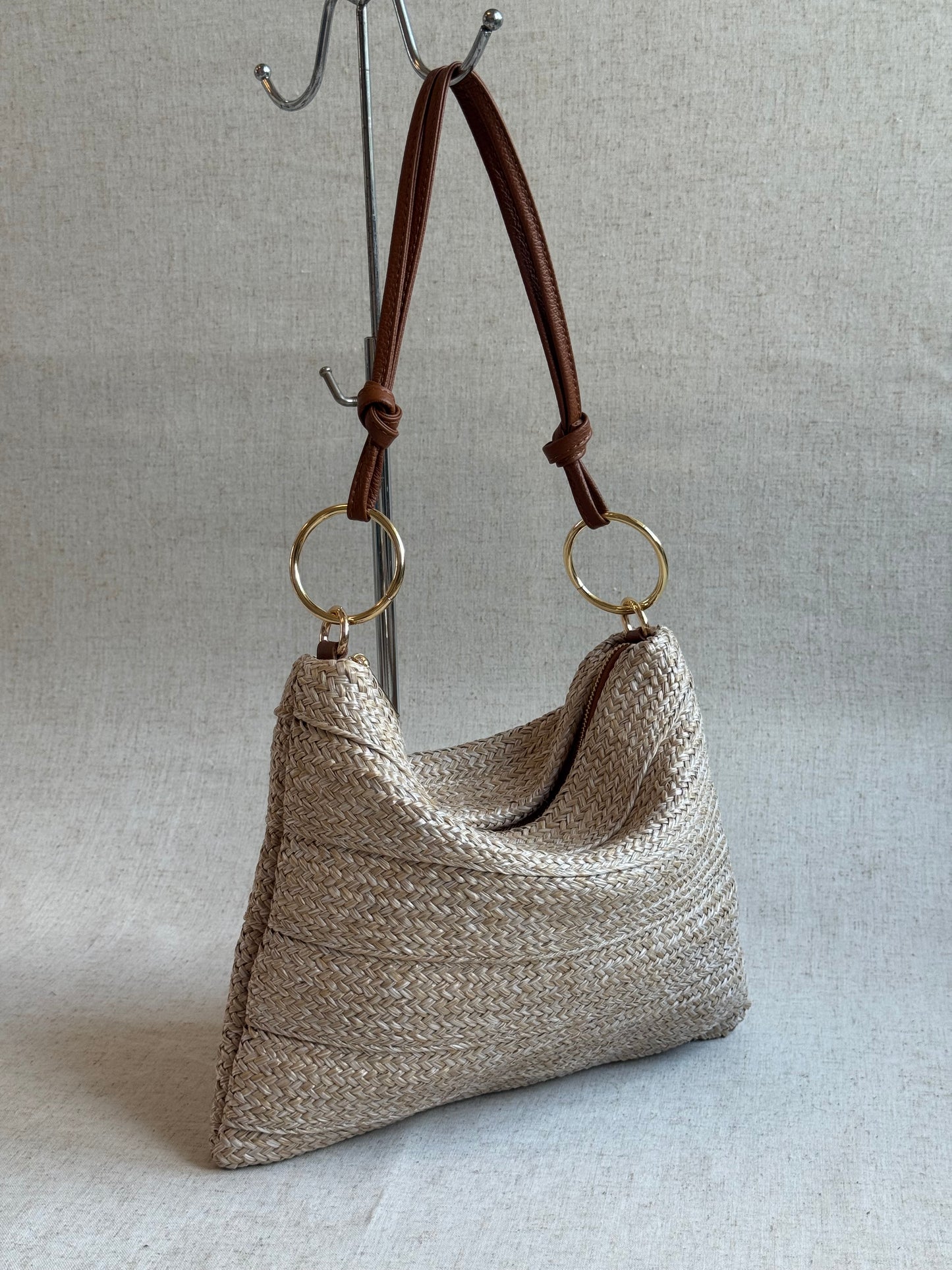 Borsa a spalla Agata - rafia, con tracolla lunga
