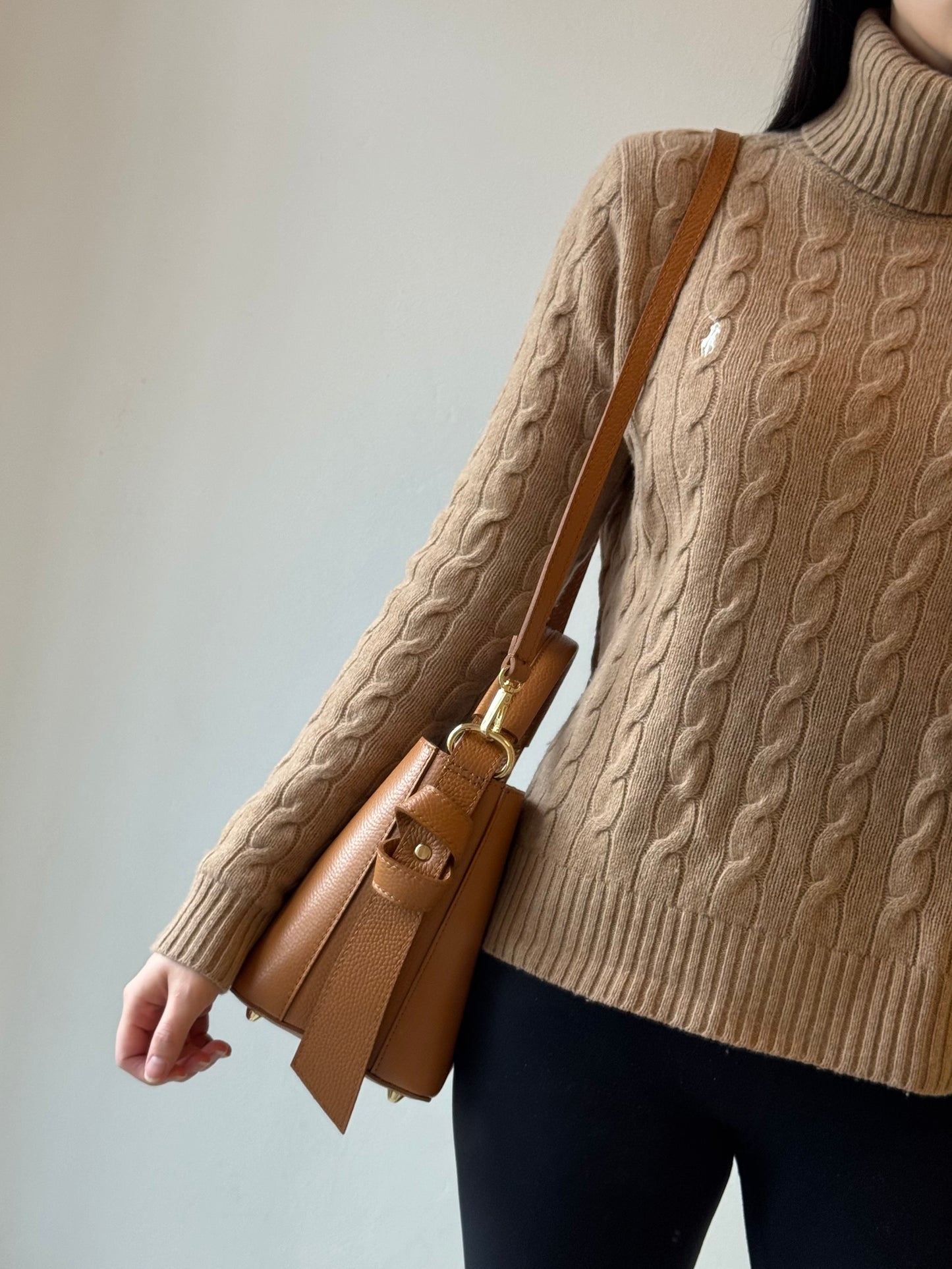 Borsa secchiello Vittoria - con tracolla lunga e pochette