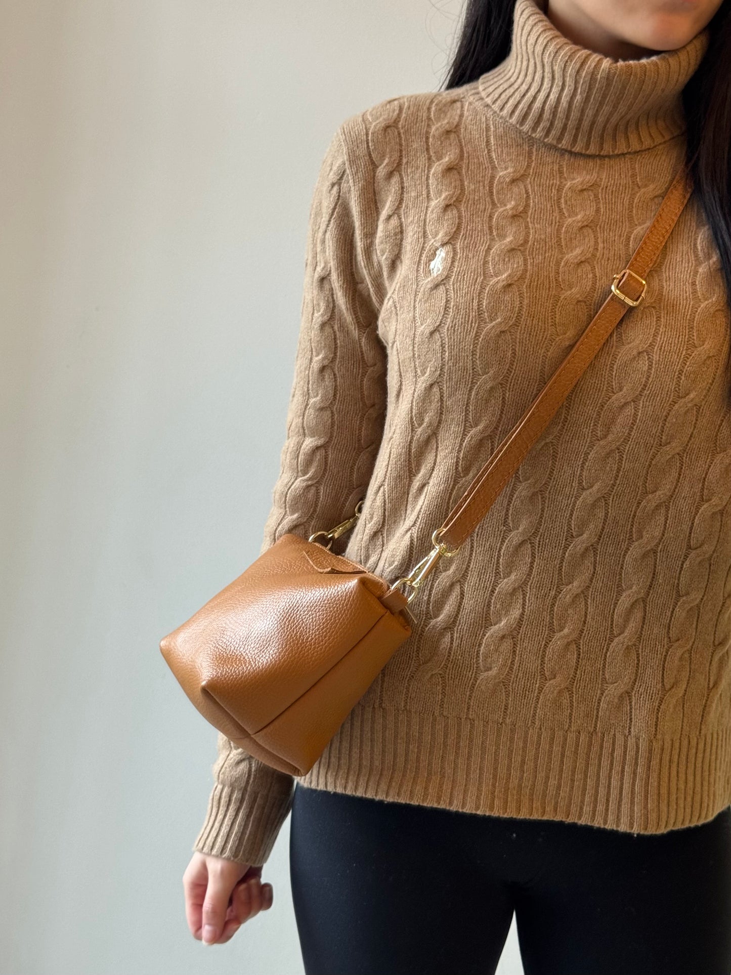 Borsa secchiello Vittoria - con tracolla lunga e pochette