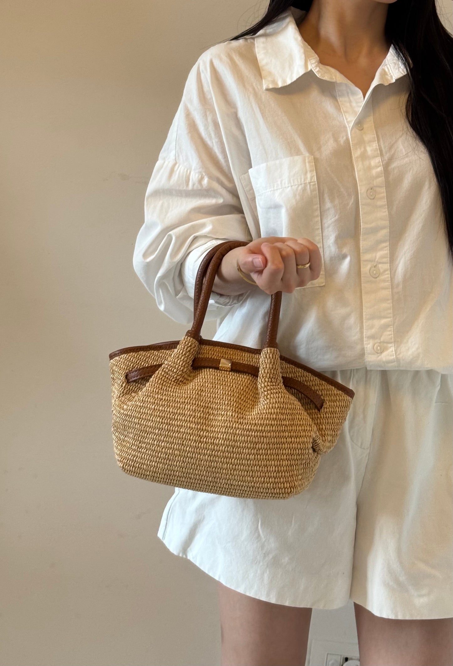 Borsa Laila - rafia, misura piccola, con tracolla lunga
