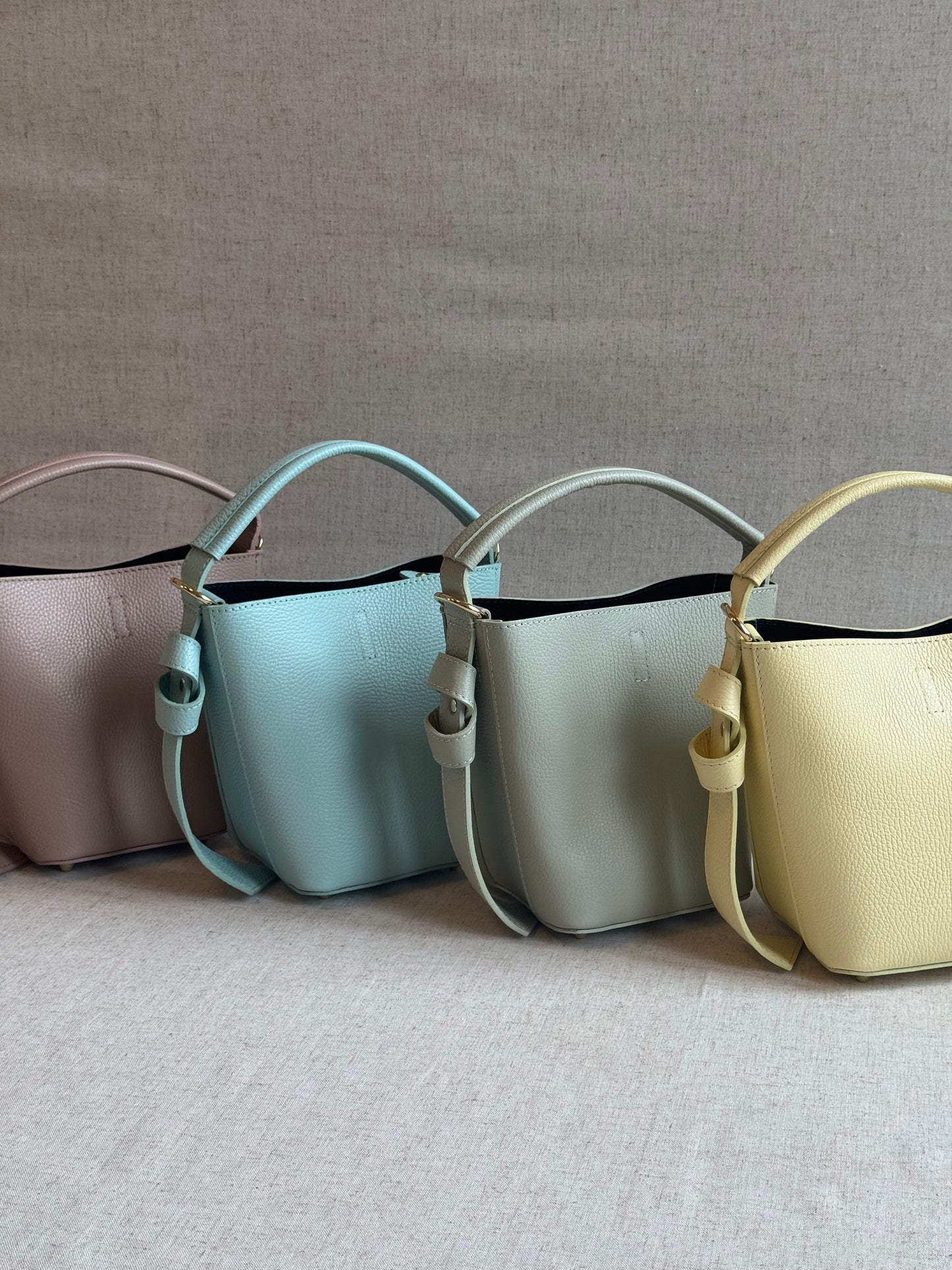 Borsa secchiello Vittoria - con tracolla lunga e pochette
