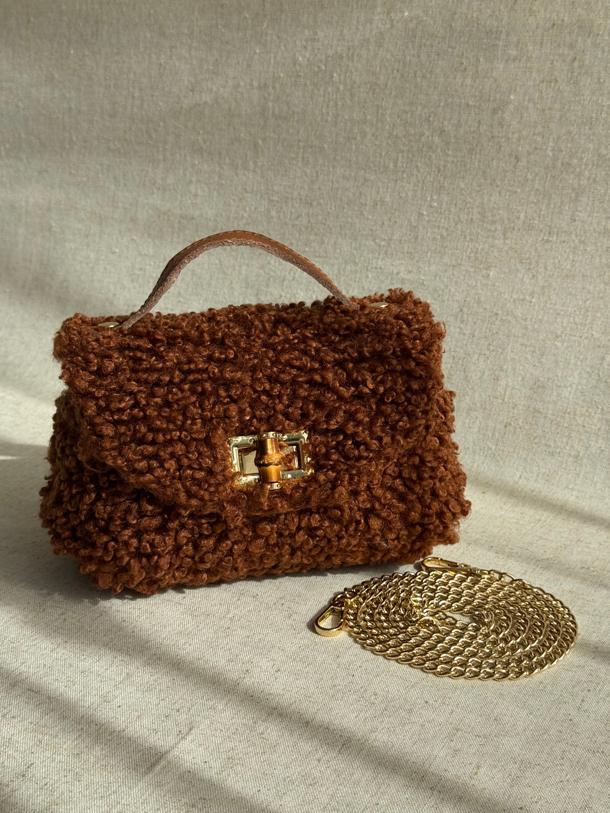 Borsa Lily - teddy, con tracolla in catena