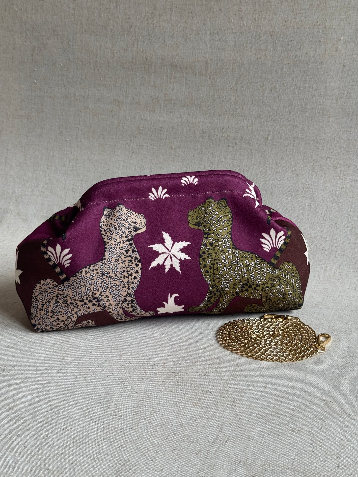 pochette Sicilia - stampa leopardi, con tracolla in catena
