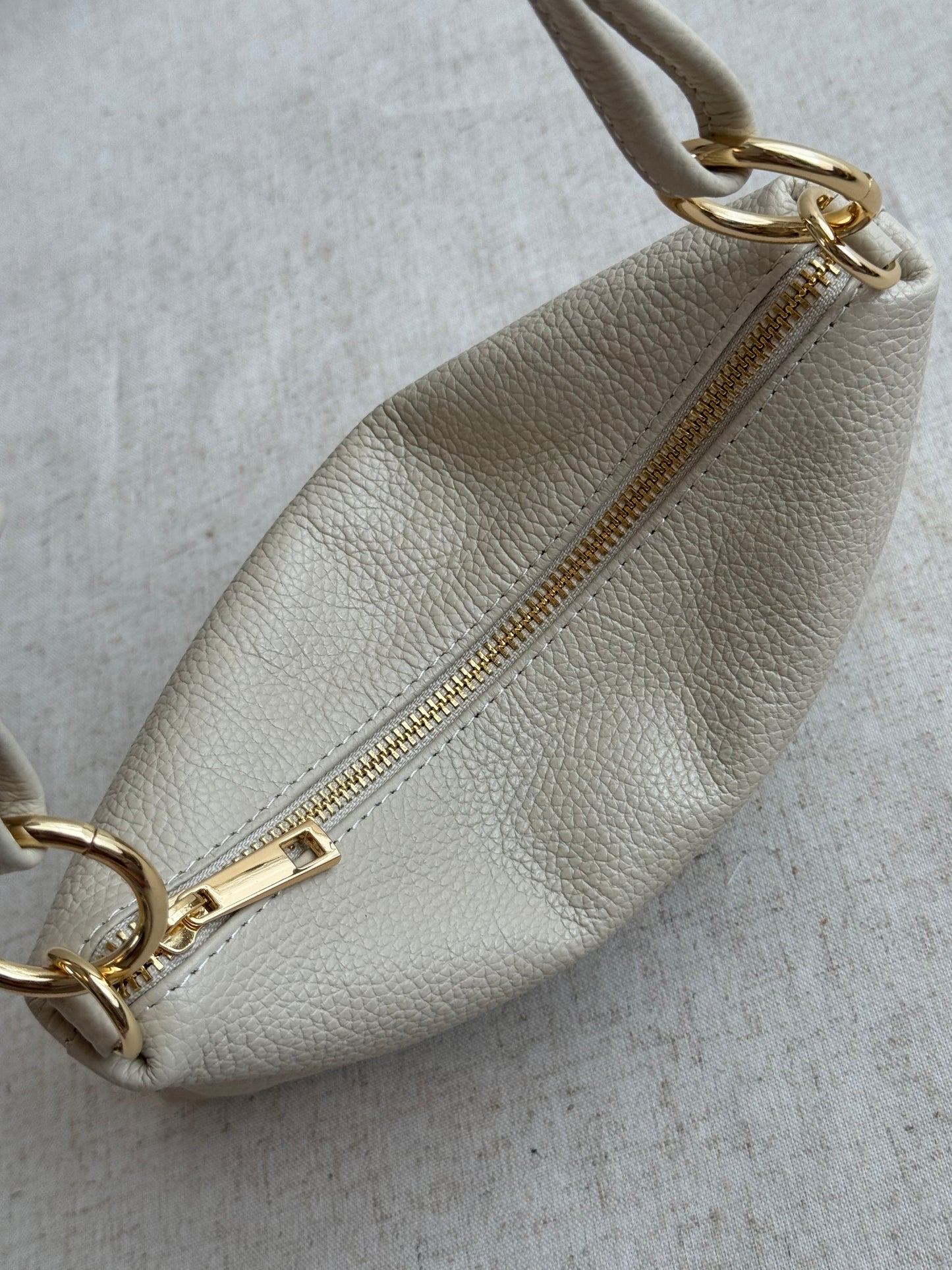 Borsa a spalla Agata - misura piccola, con tracolla lunga