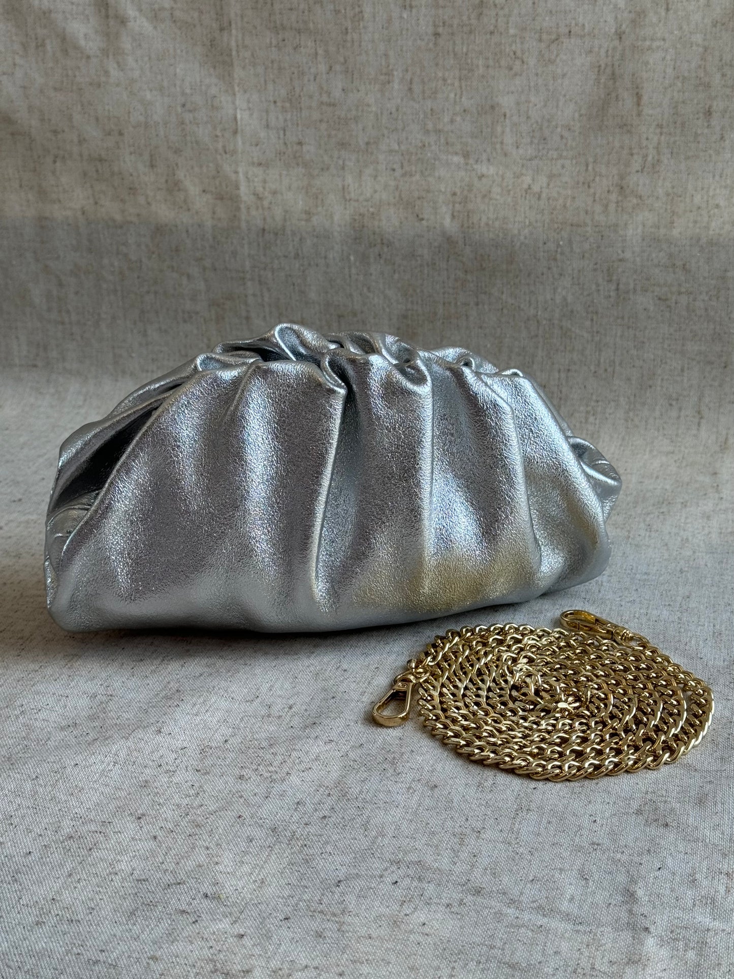 Pochette Claudia - misura piccola, tracolla in catena