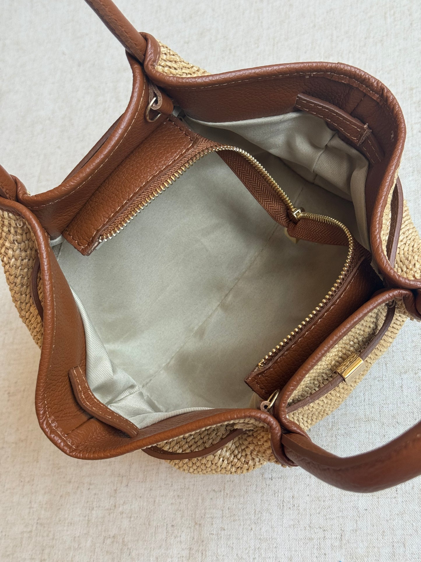 Borsa Laila - rafia, misura piccola, con tracolla lunga