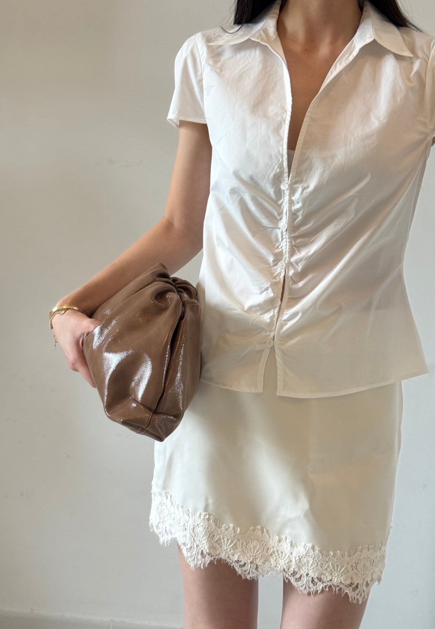 Pochette Claudia - lucido, misura grande, tracolla lunga