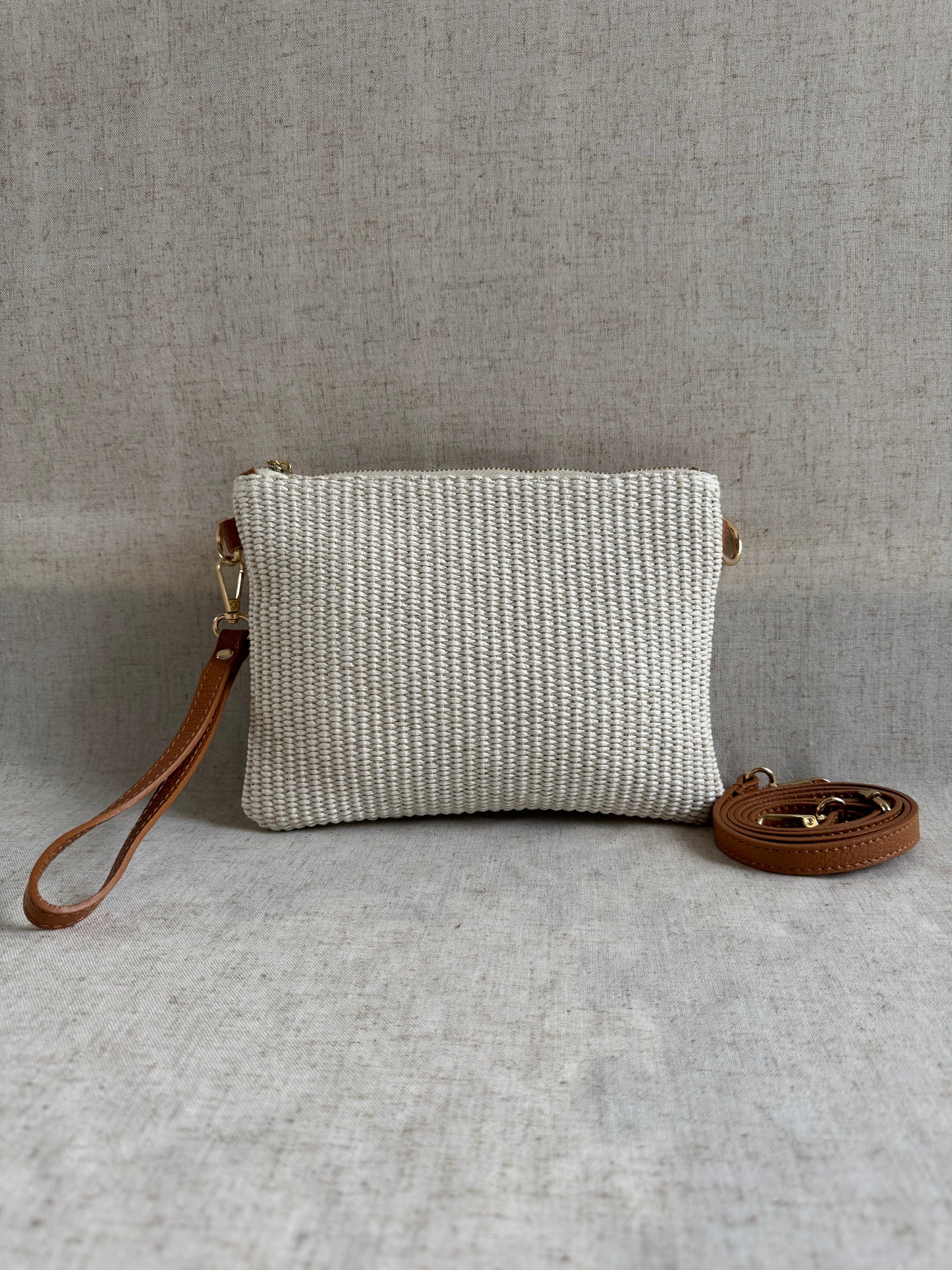 Pochette a mano Letizia - con tracolla lunga
