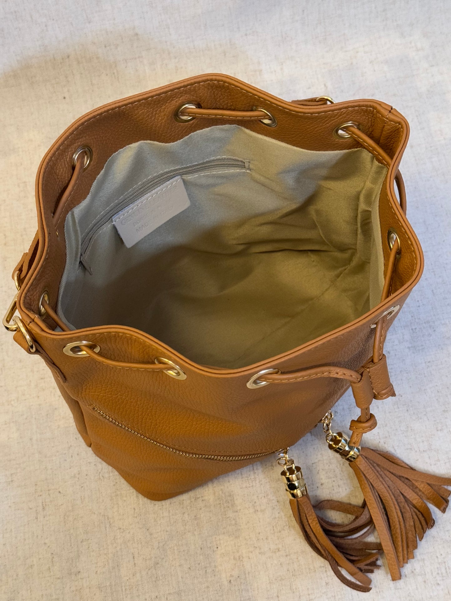 Borsa secchiello Paola - con tracolla lunga