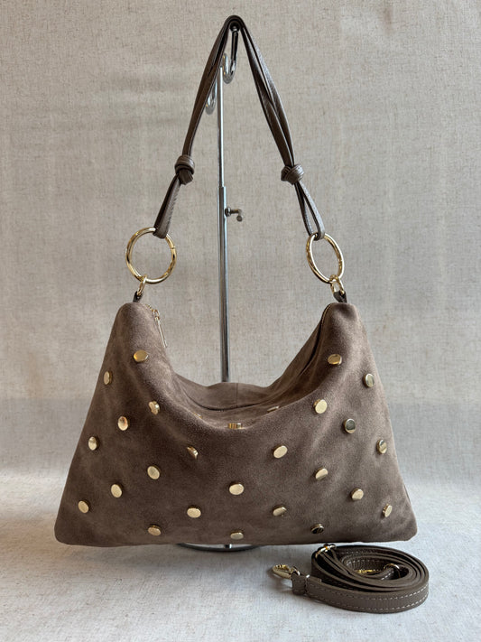 Borsa a spalla Agata - borchie, misura grande, con tracolla lunga