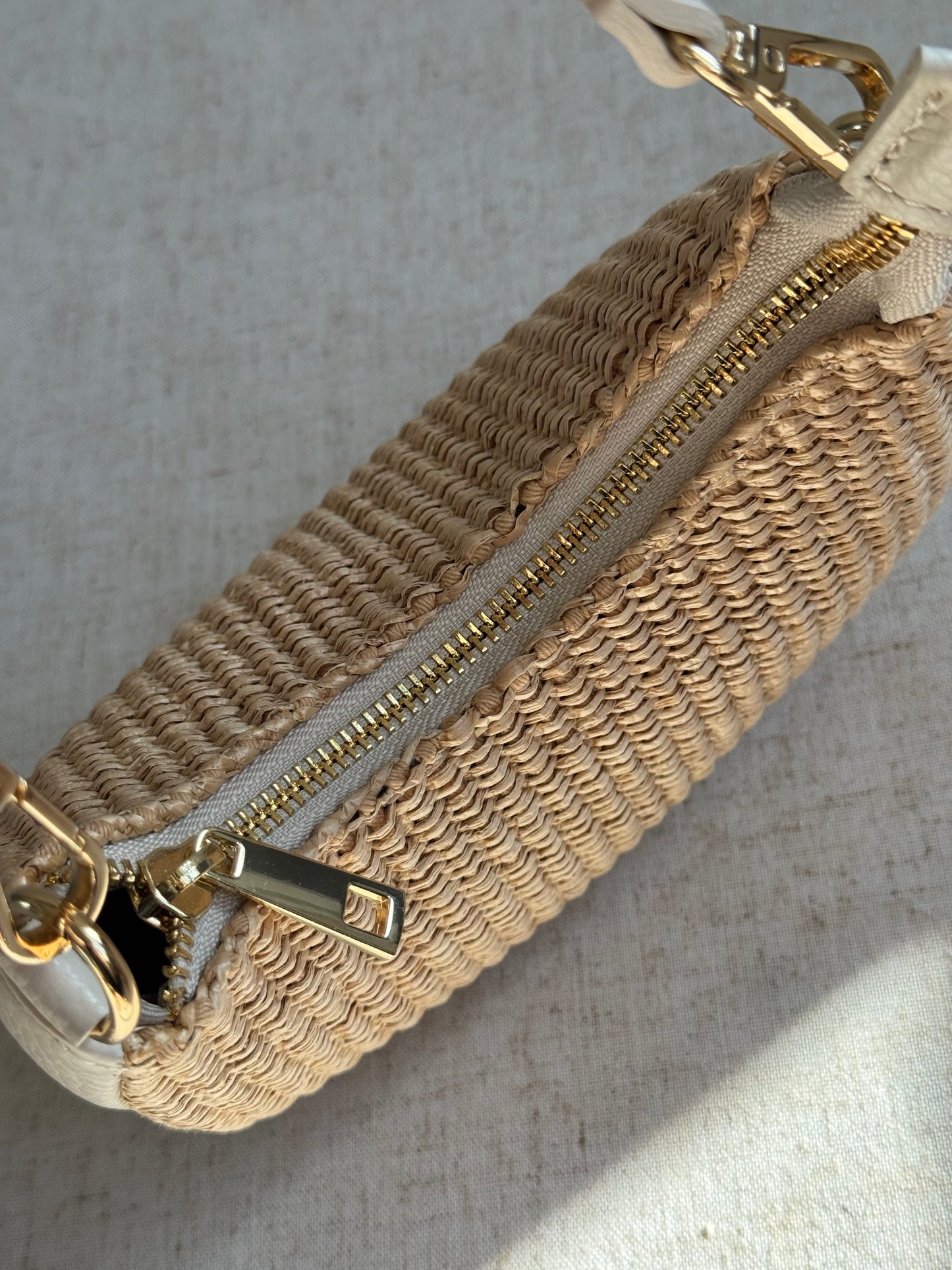 Borsa Luna - rafia, misura piccola, con tracolla in catena