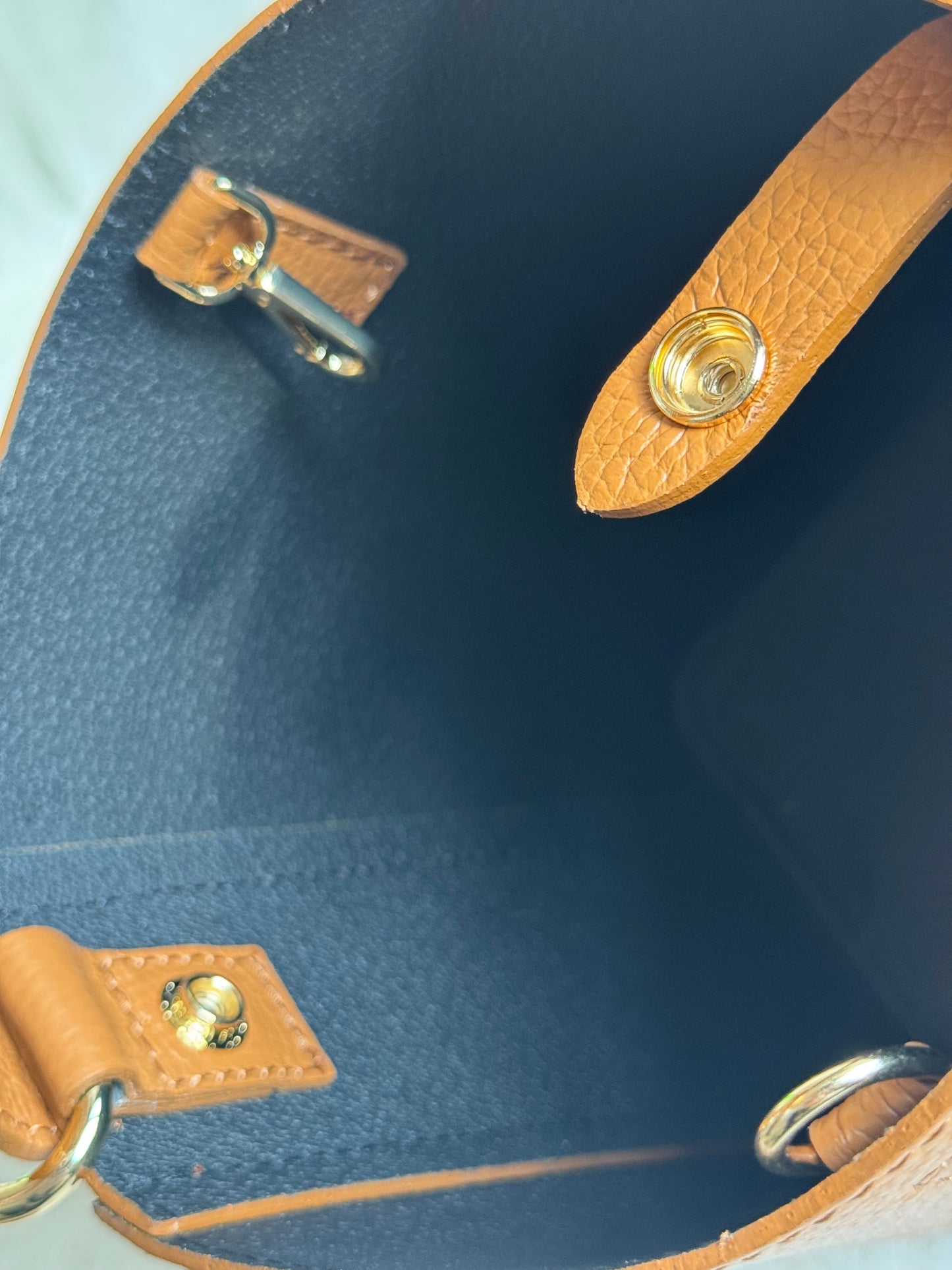 Borsa secchiello Vittoria - con tracolla lunga e pochette