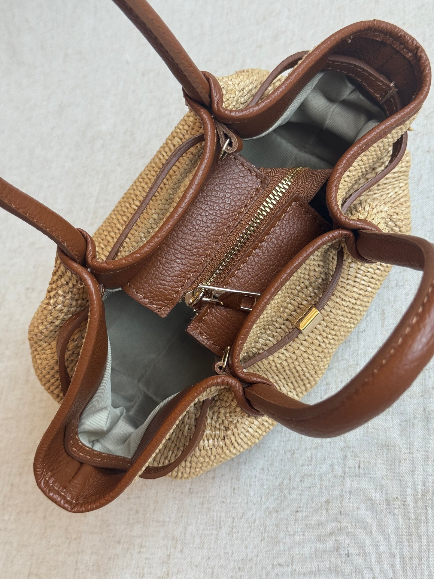 Borsa Laila - rafia, misura piccola, con tracolla lunga
