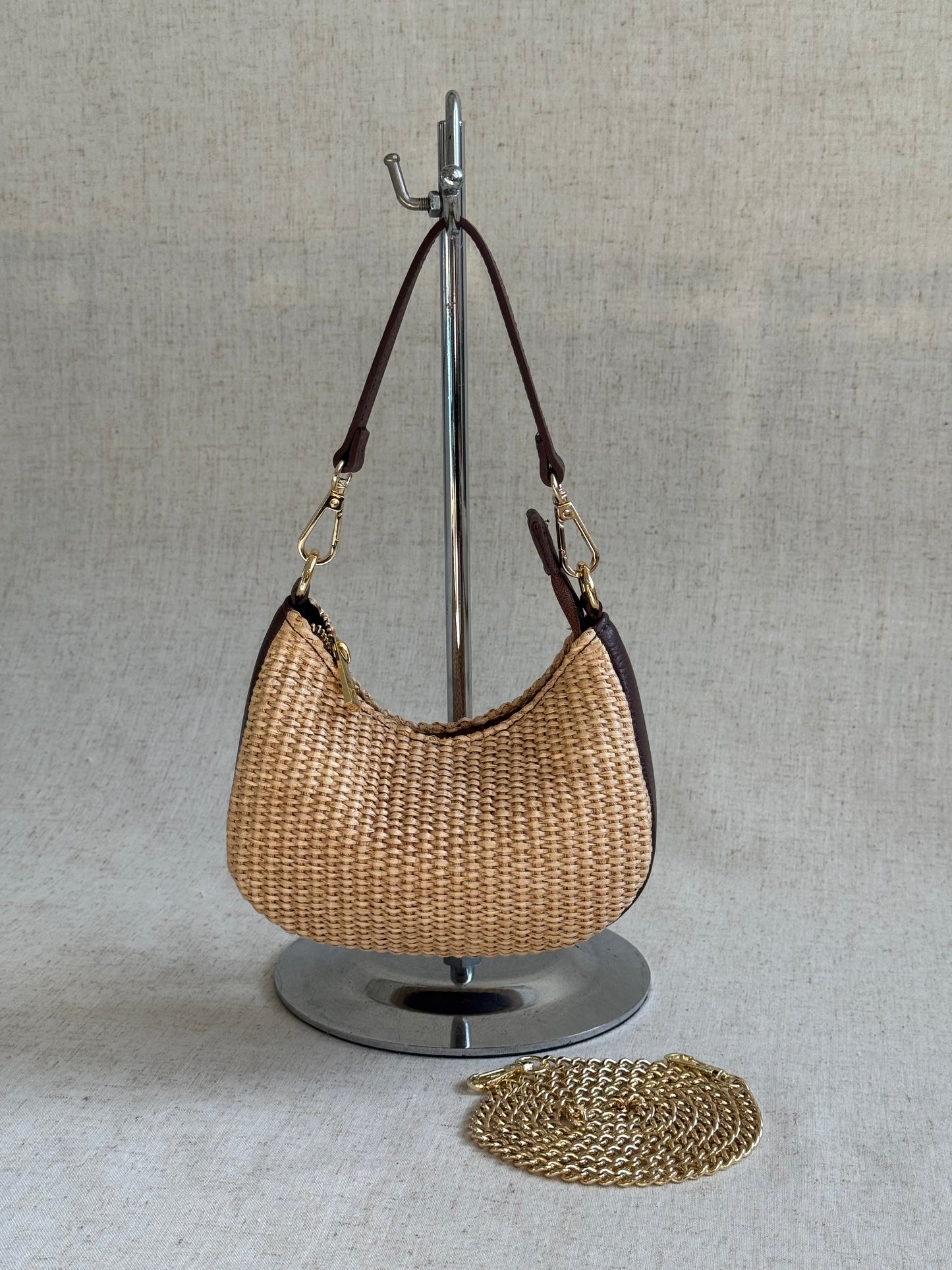 Borsa Luna - rafia, misura piccola, con tracolla in catena