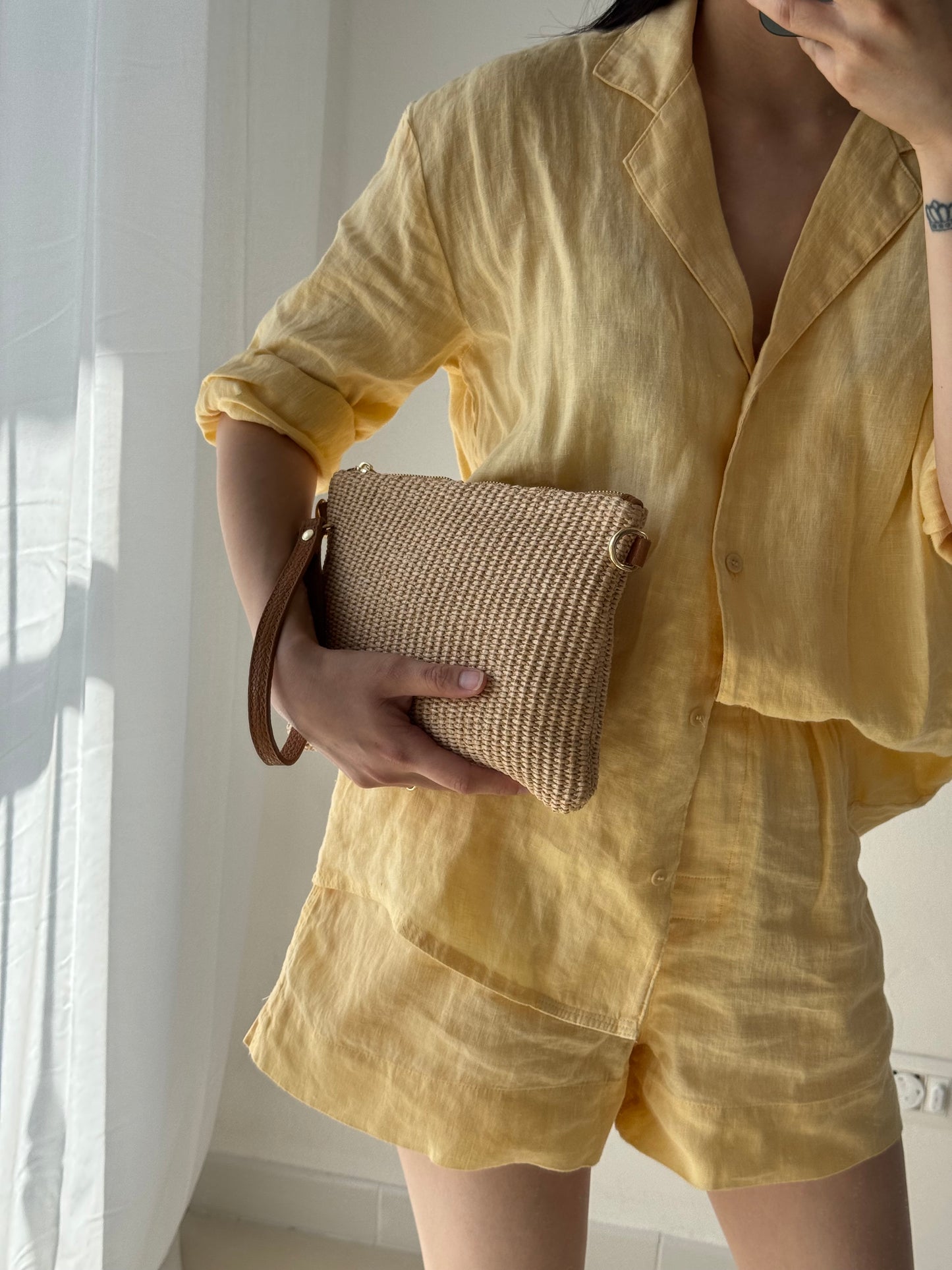Pochette a mano Letizia - con tracolla lunga