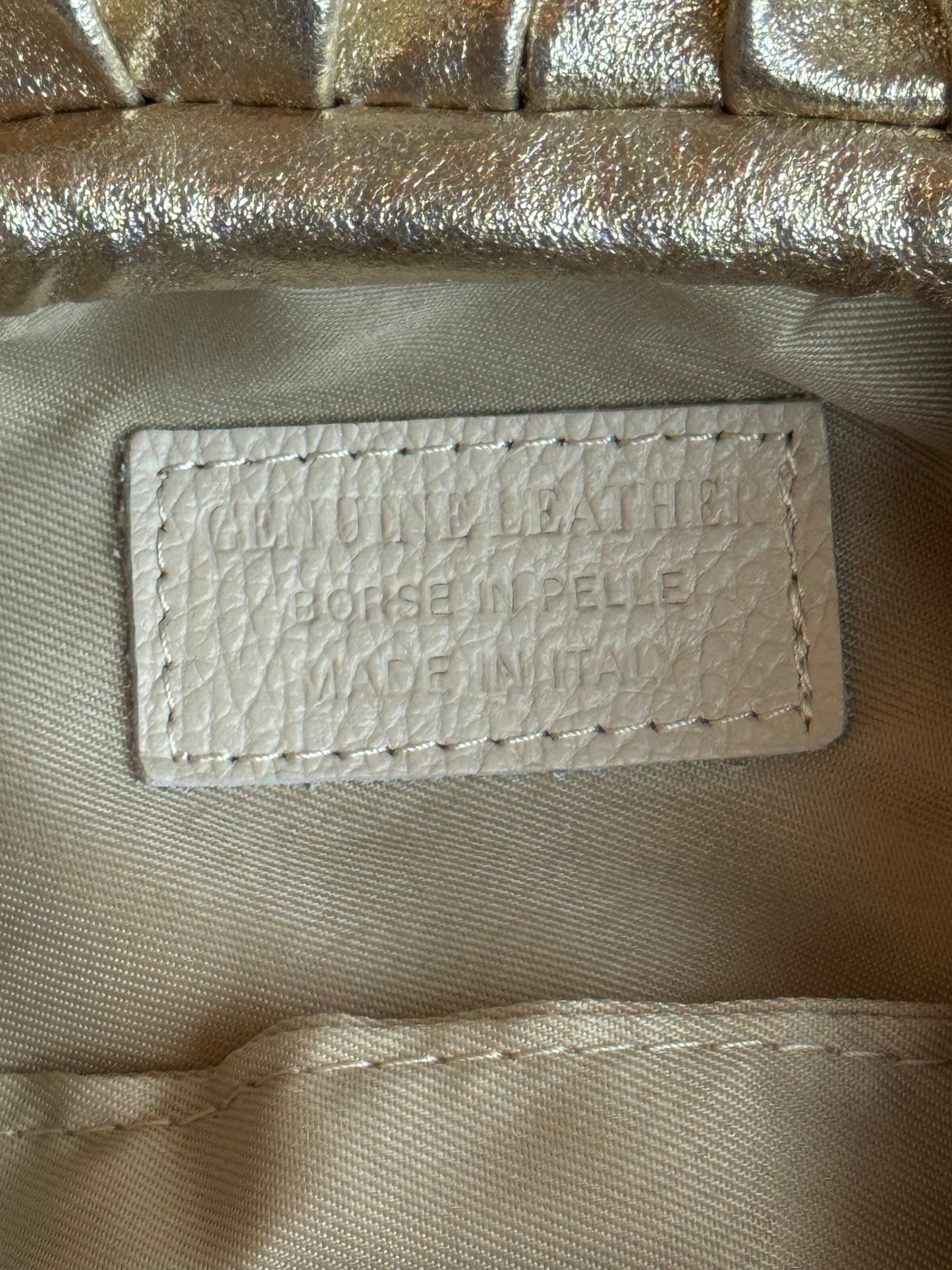 Pochette Claudia - laminato, misura piccola, tracolla in catena