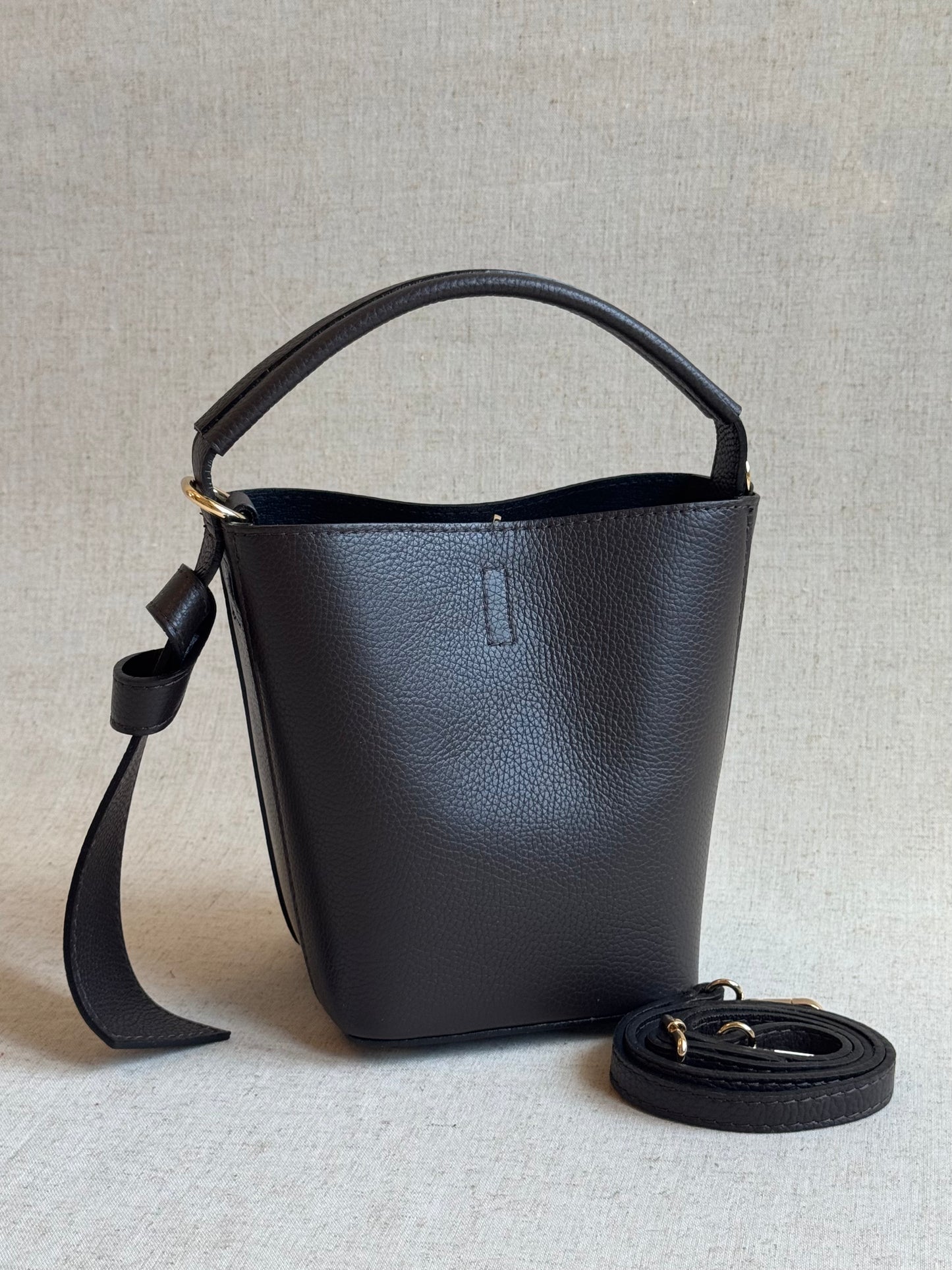 Borsa secchiello Vittoria - con tracolla lunga e pochette