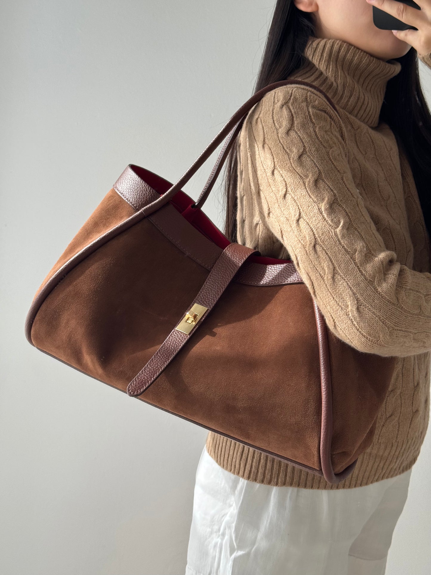 Maxi borsa Carla - camoscio, con tracolla lunga